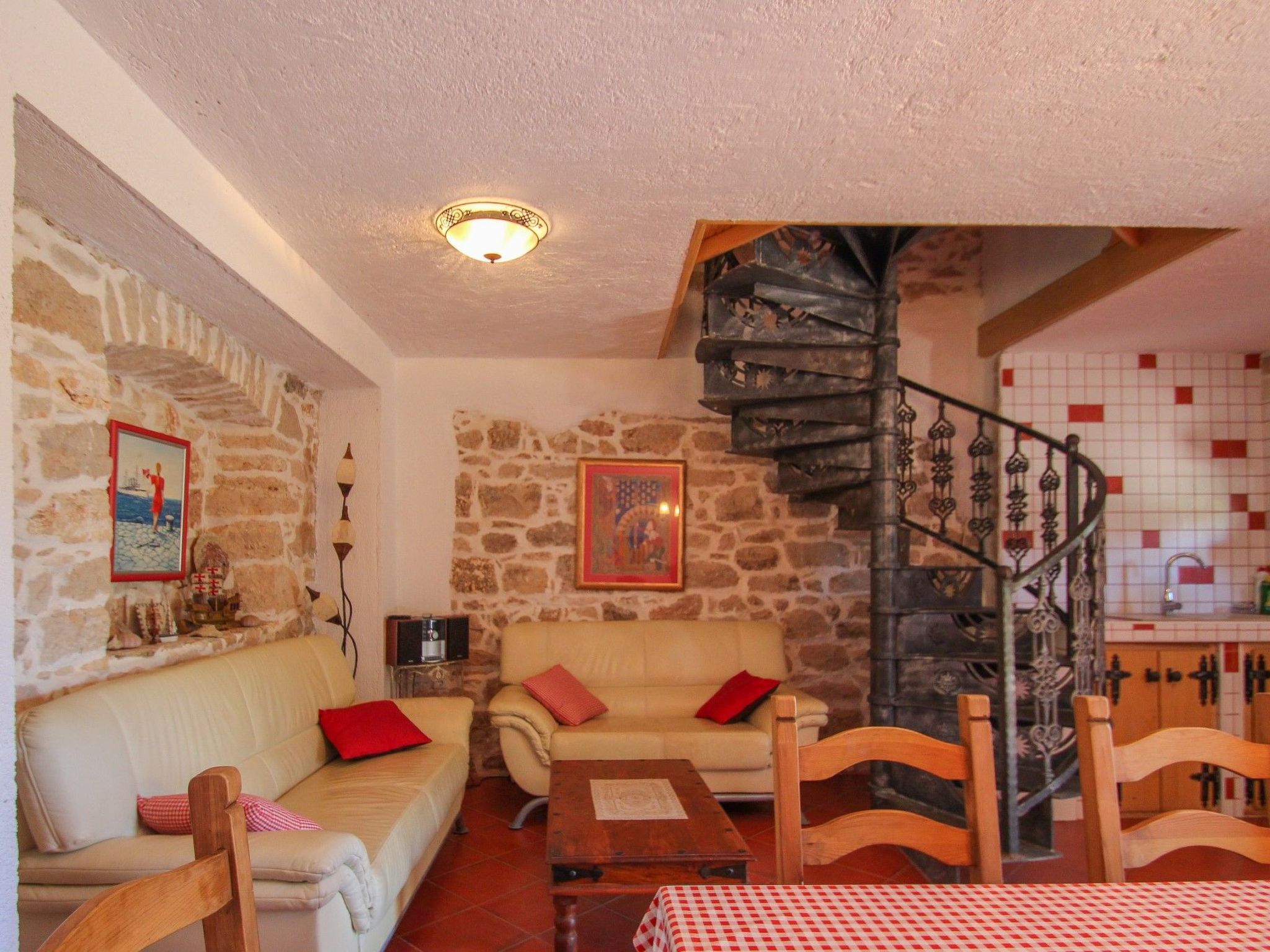 "Casa Daniela" mit Terrasse-Dedans