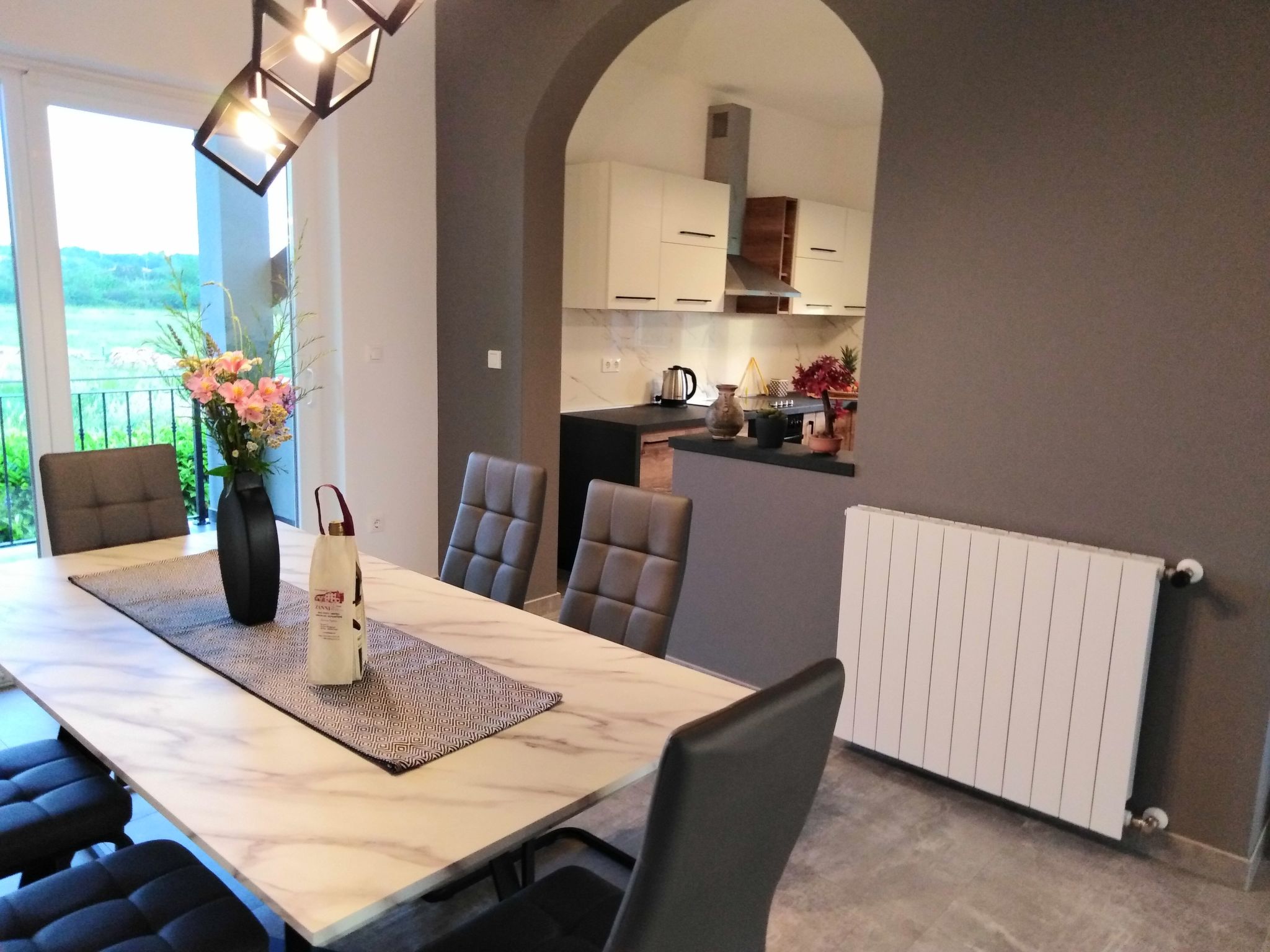 Mit Terrasse, Grill und Garten-Binnen