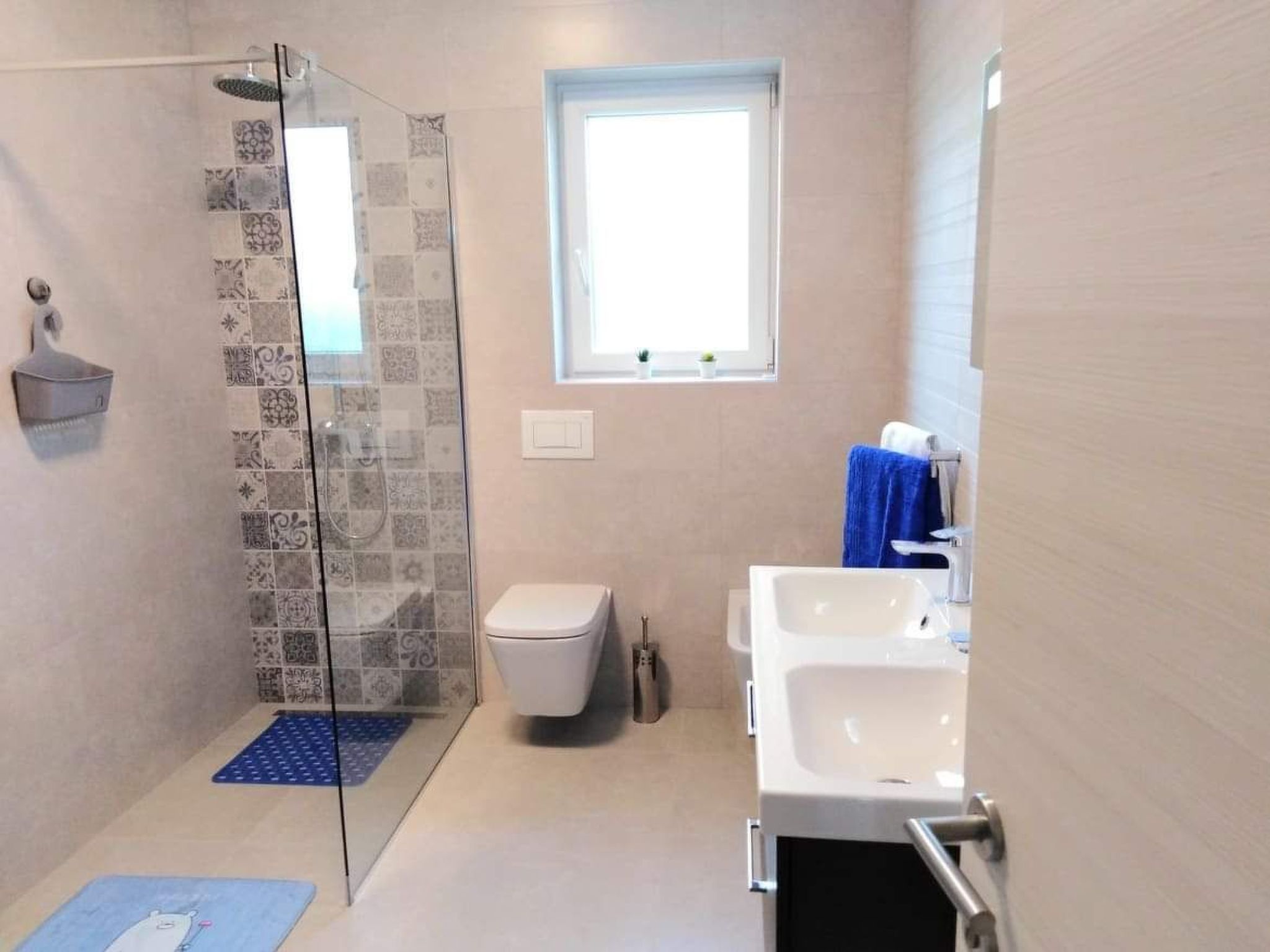 Mit Terrasse, Grill und Garten-Binnen