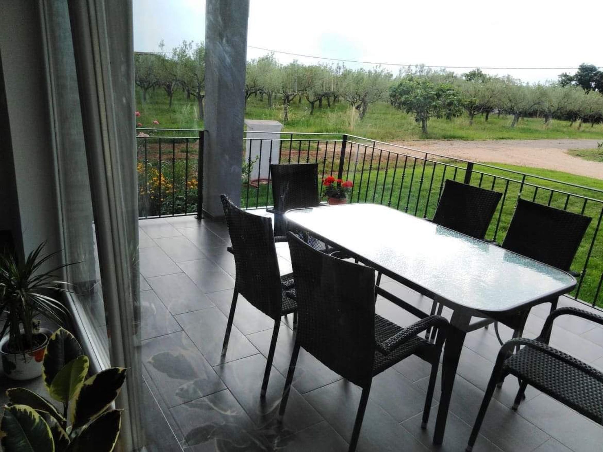 Mit Terrasse, Grill und Garten-Binnen