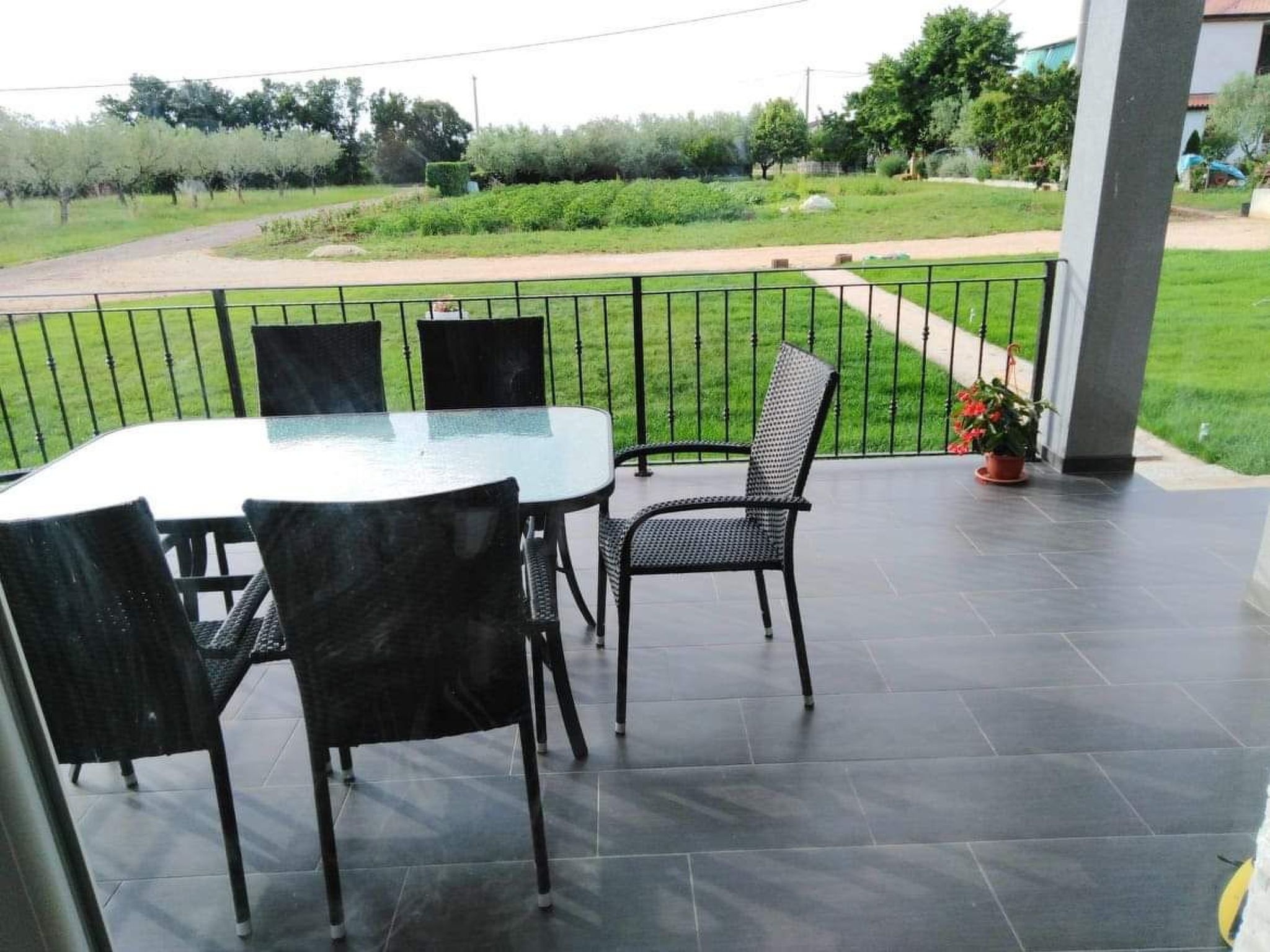 Mit Terrasse, Grill und Garten-Binnen