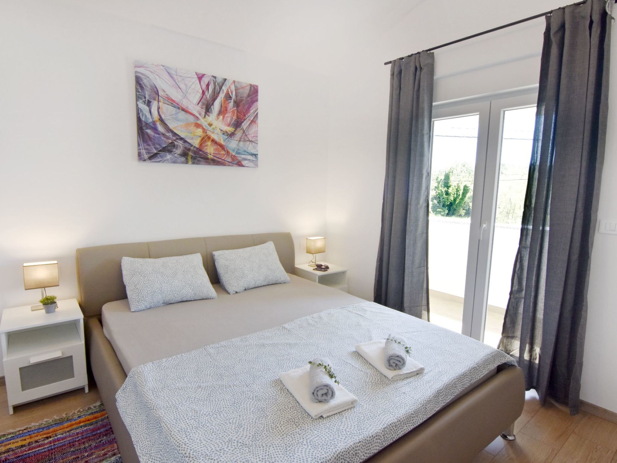 Apartment 2 in einer neuen Villa mit Pool in ruhiger Lage-Inside