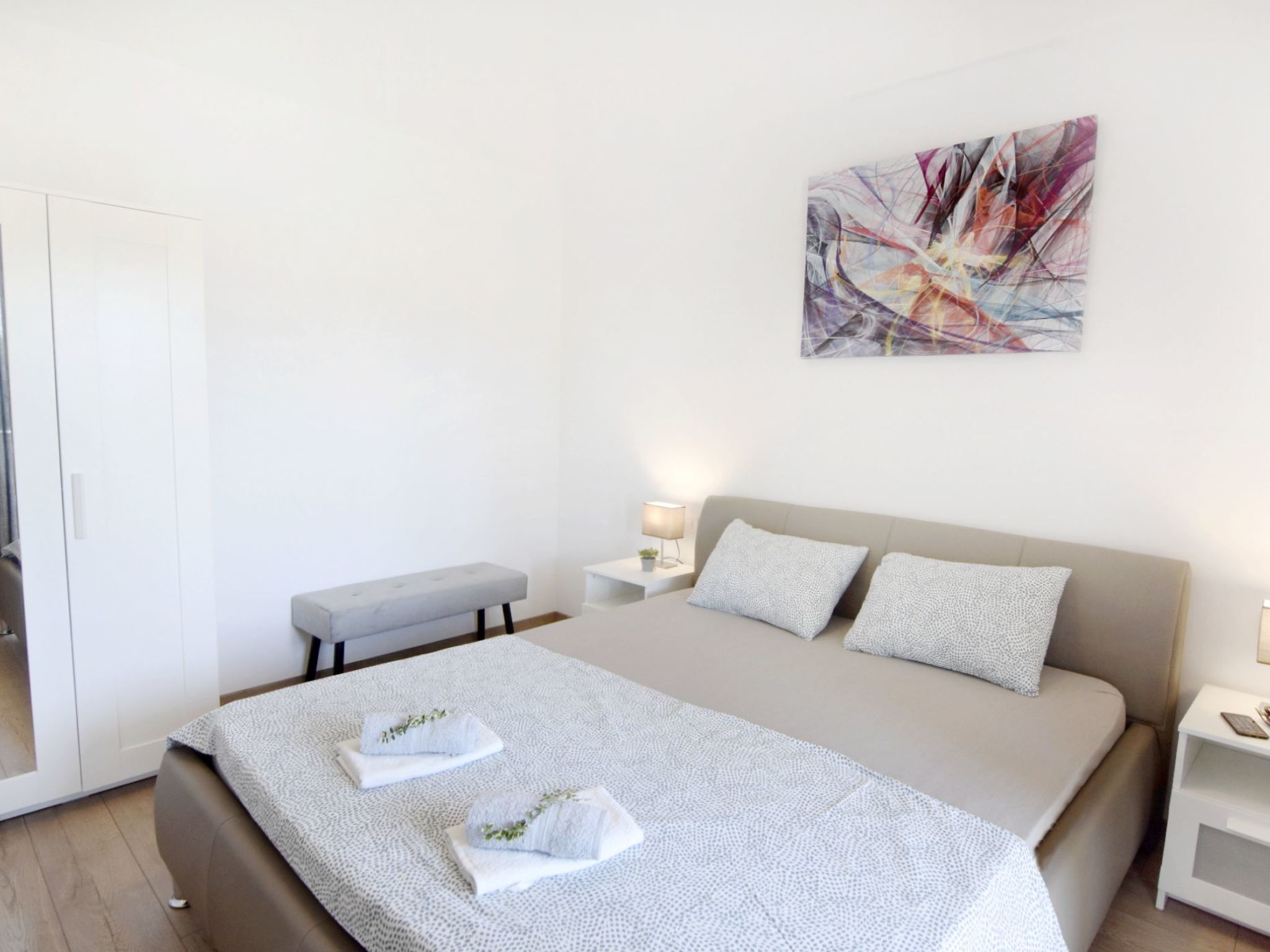 Apartment 2 in einer neuen Villa mit Pool in ruhiger Lage-Inside