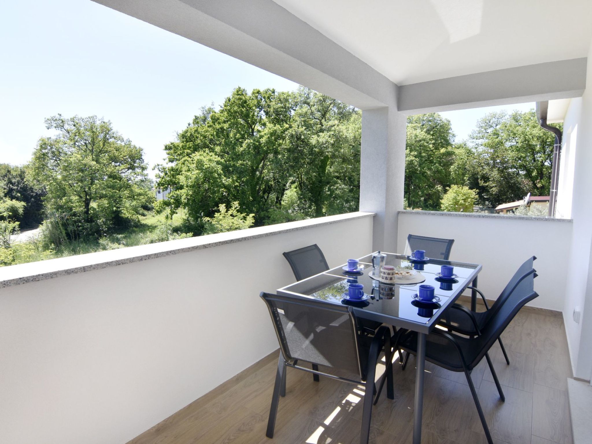 Apartment 2 in einer neuen Villa mit Pool in ruhiger Lage-Inside