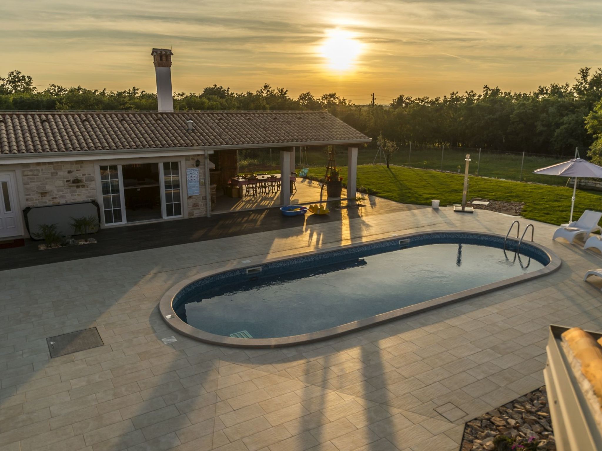 VILLA CON WELLNESS A 1 KM DAL MARE-Inside