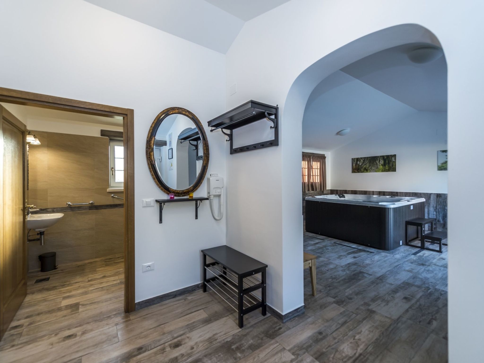 VILLA CON WELLNESS A 1 KM DAL MARE-Inside