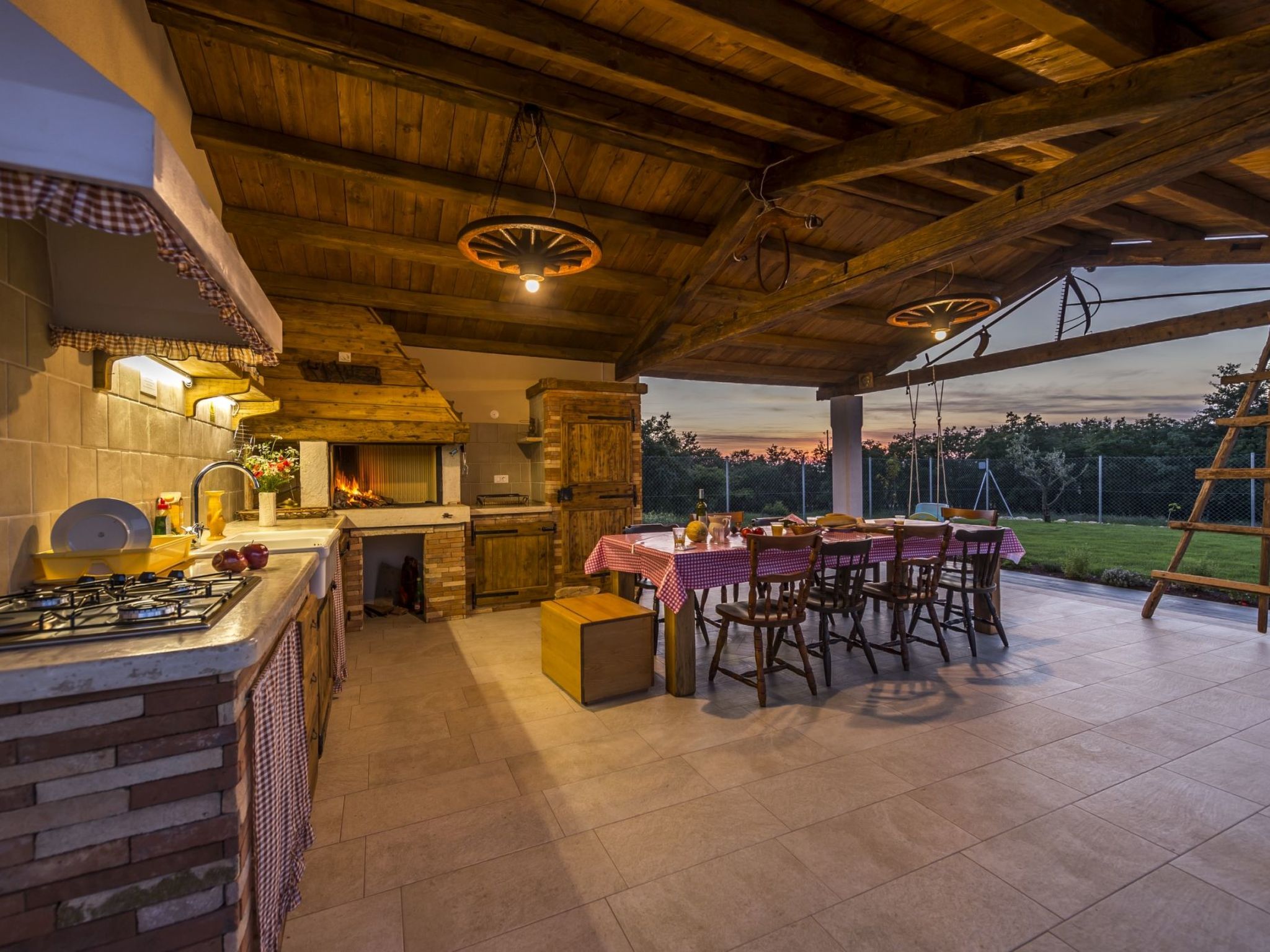 VILLA CON WELLNESS A 1 KM DAL MARE-Inside