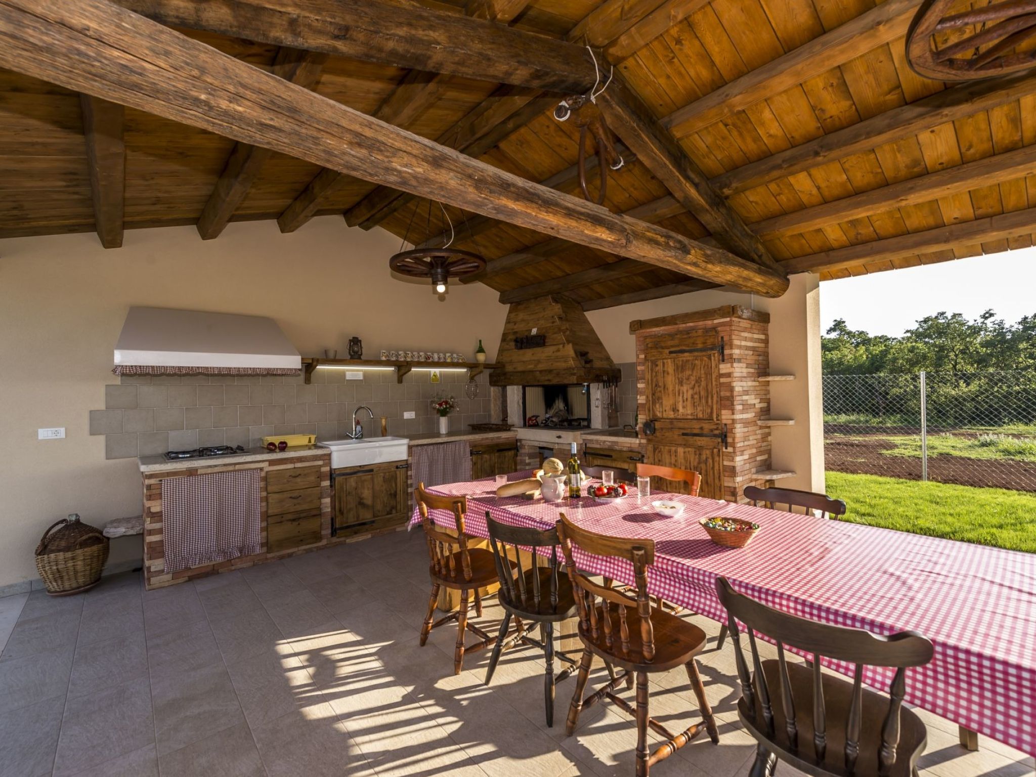 VILLA CON WELLNESS A 1 KM DAL MARE-Inside