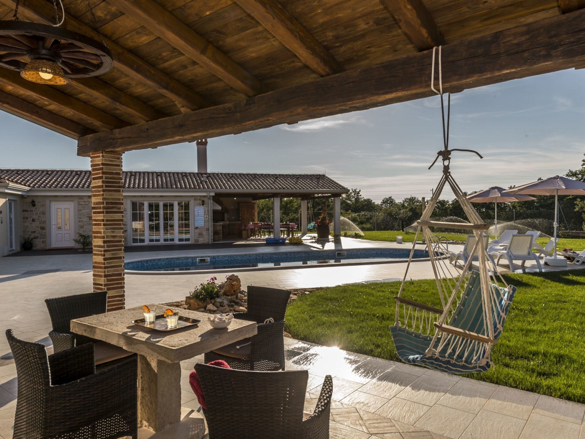 VILLA CON WELLNESS A 1 KM DAL MARE-Inside