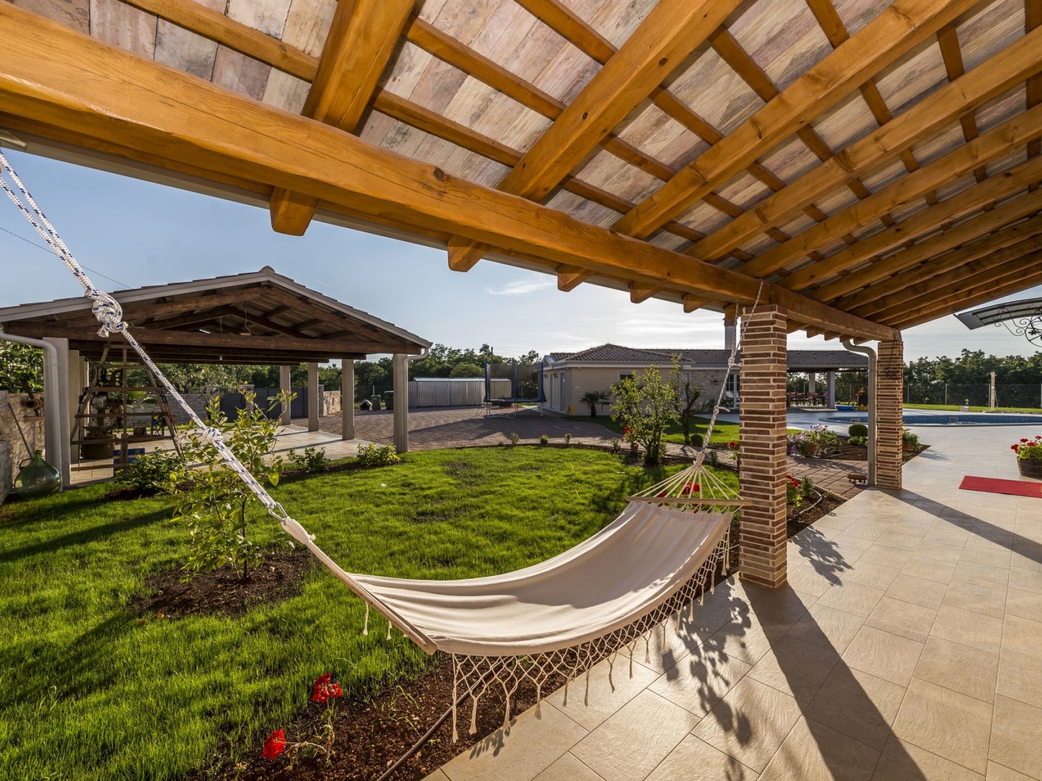 VILLA CON WELLNESS A 1 KM DAL MARE-Inside