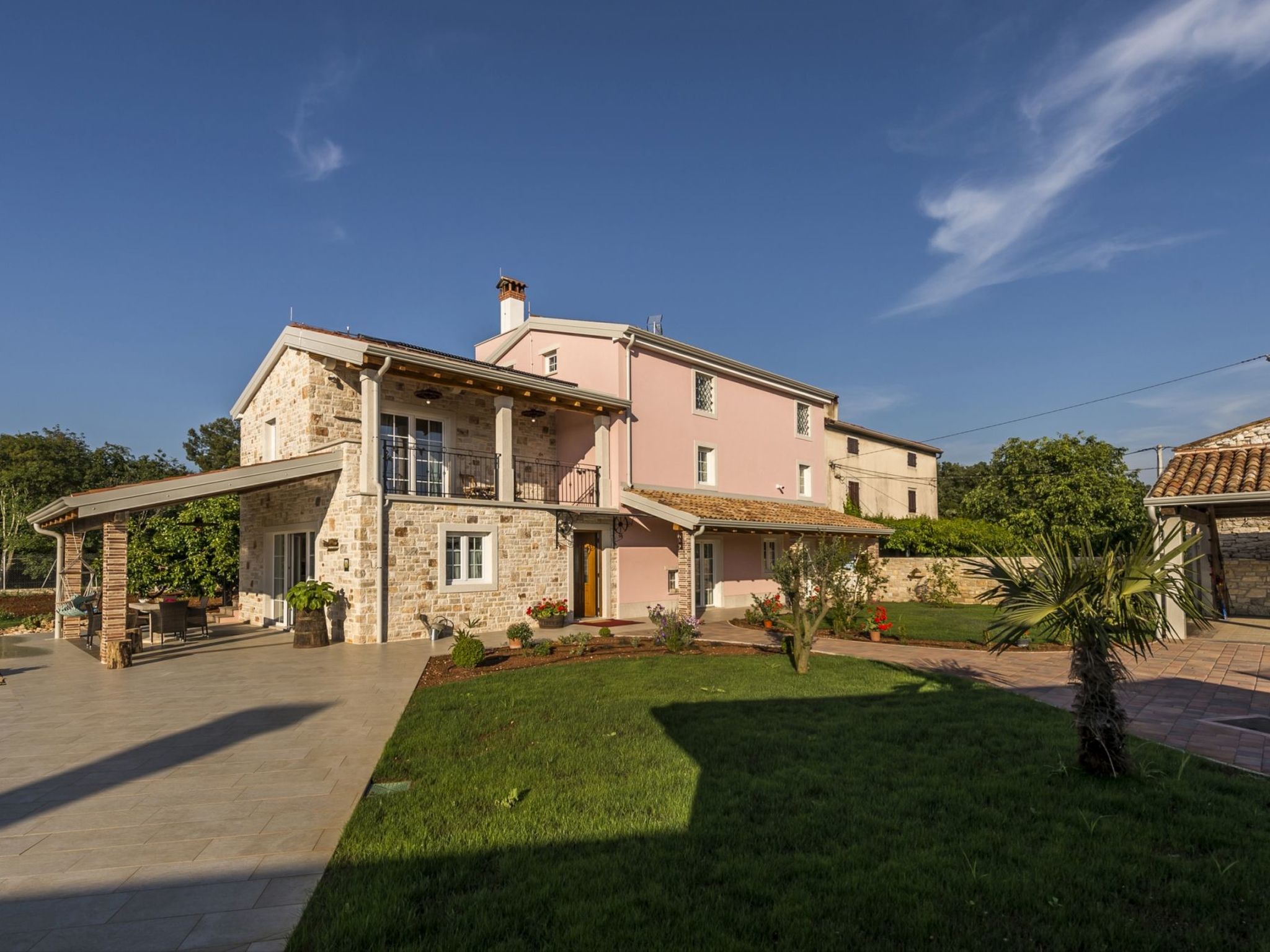 VILLA CON WELLNESS A 1 KM DAL MARE-Inside