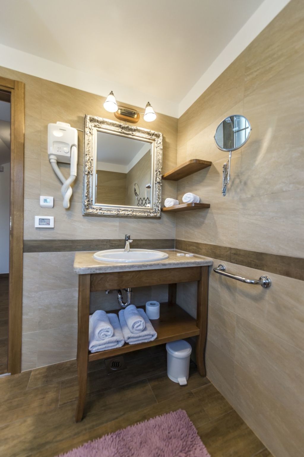 VILLA CON WELLNESS A 1 KM DAL MARE-Inside