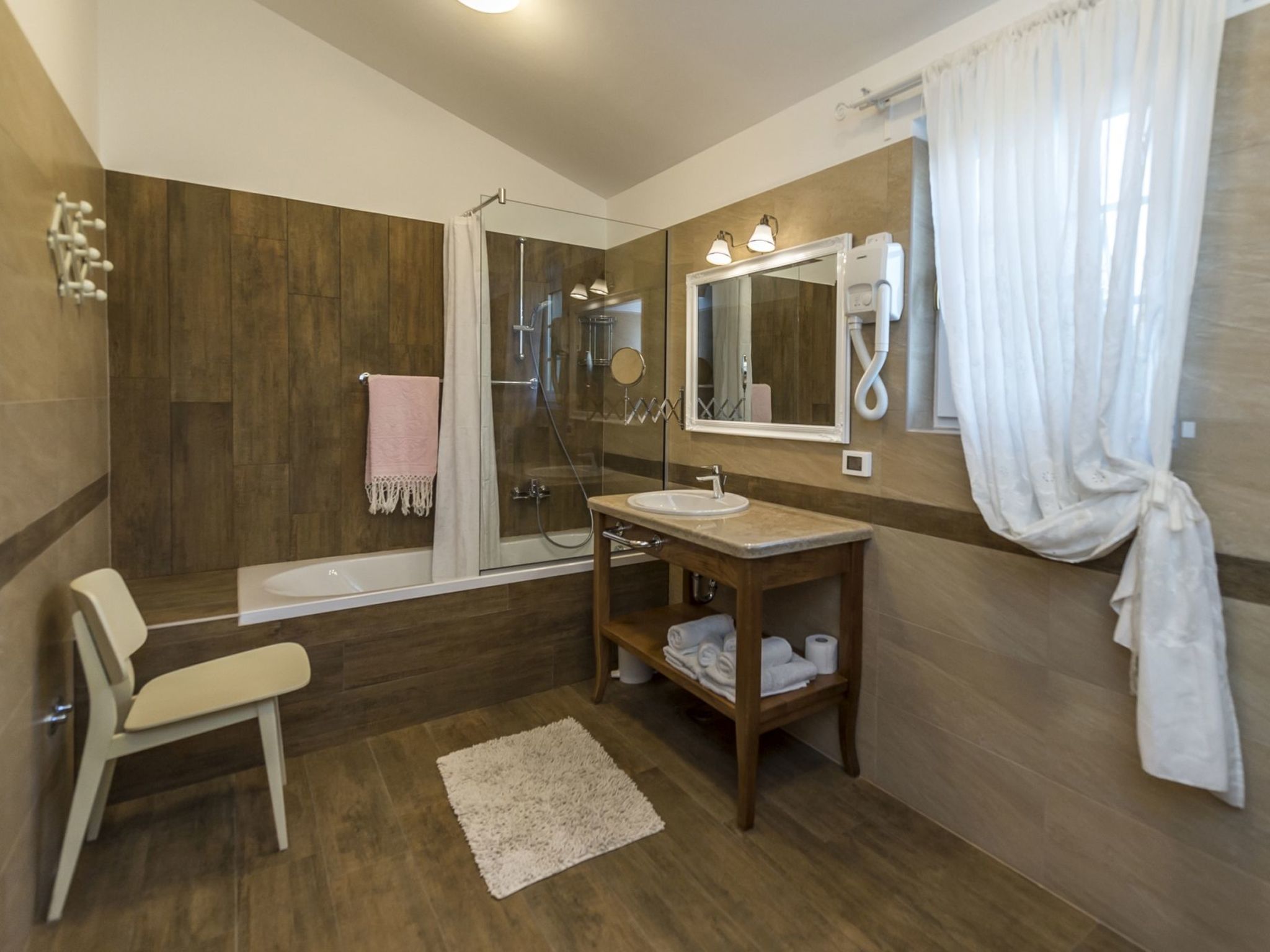 VILLA CON WELLNESS A 1 KM DAL MARE-Inside