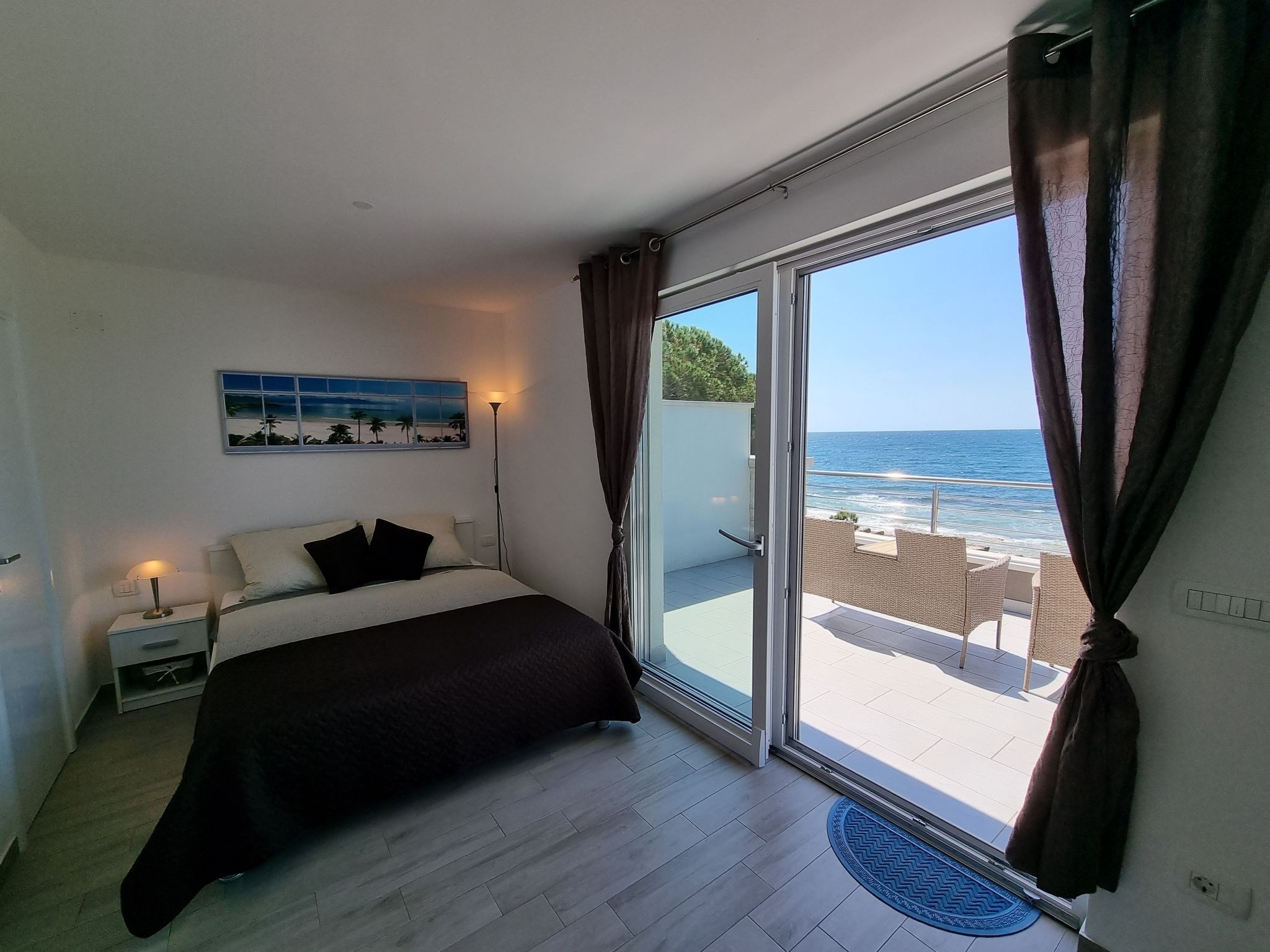 Villa direkt am Meer und Strand mit herrlichem Blick-Drinnen