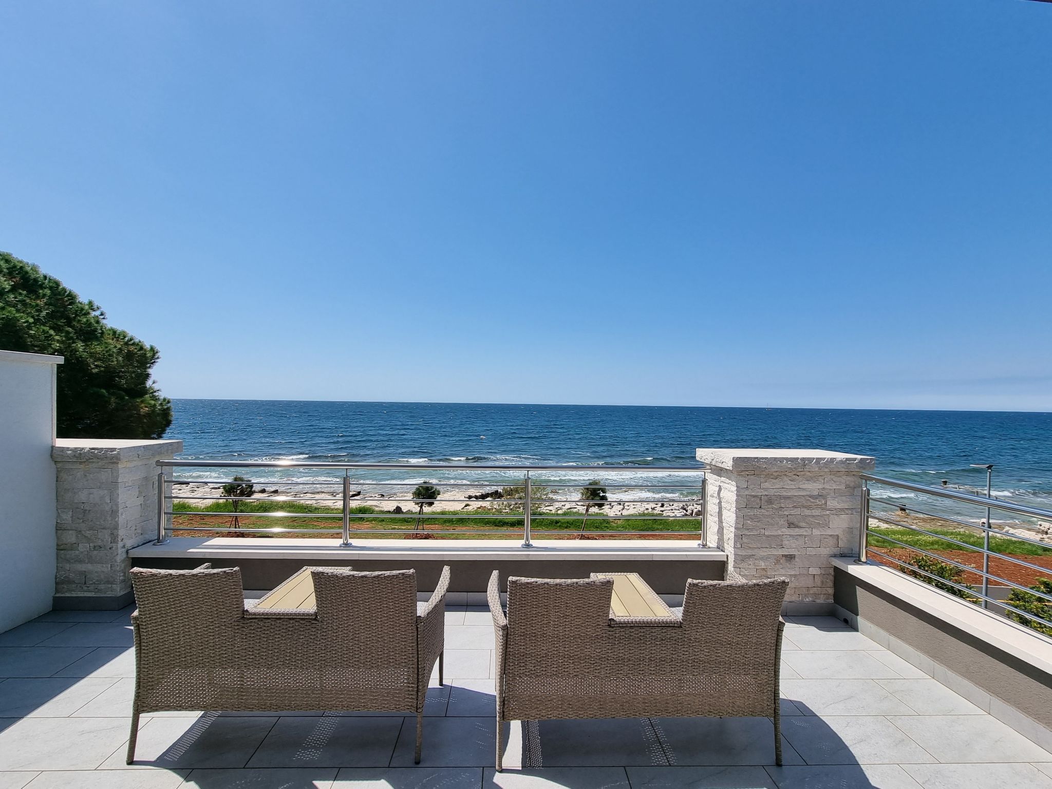 Villa direkt am Meer und Strand mit herrlichem Blick-Drinnen