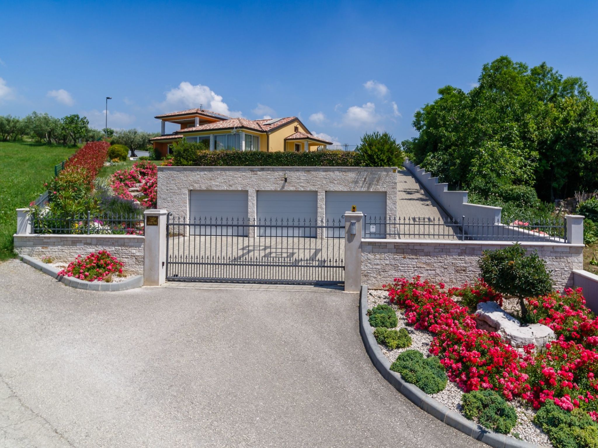 GioEin privater Bereich für 16 Personen, Pool und Sport-Image-tags.info