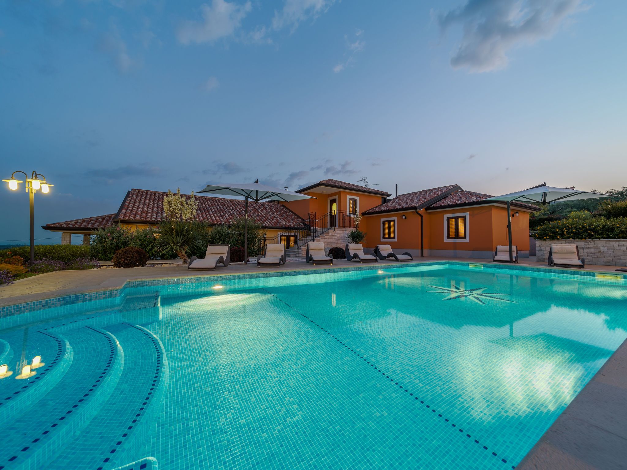 GioEin privater Bereich für 16 Personen, Pool und Sport-Buiten