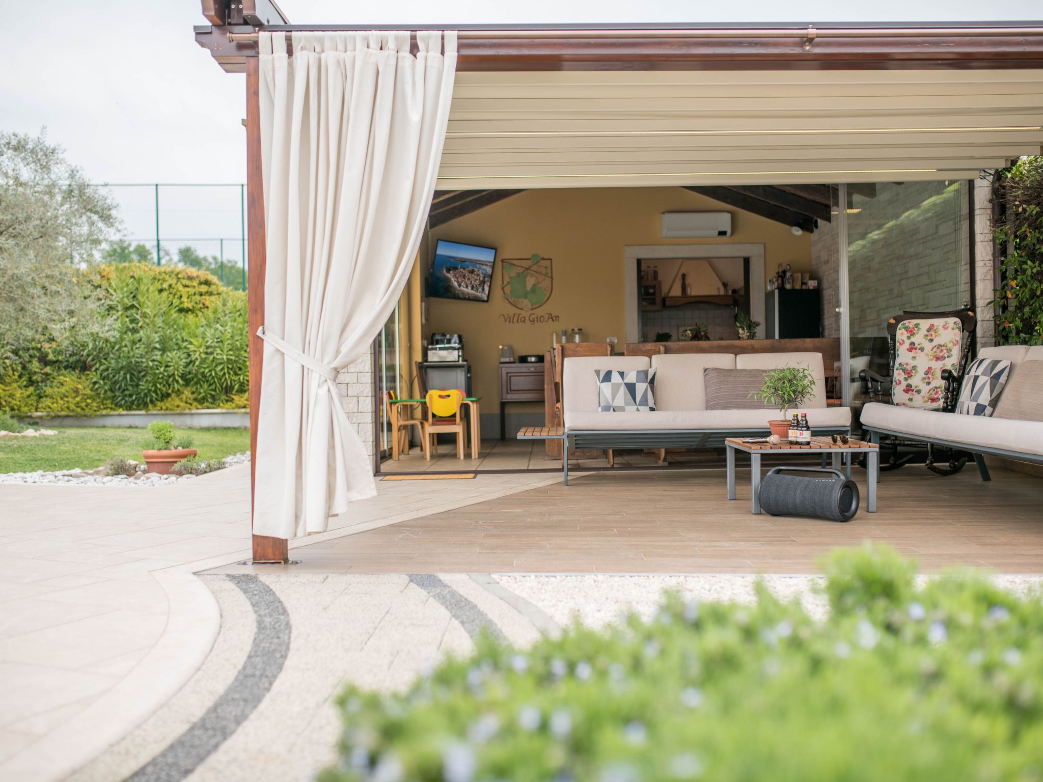 GioEin privater Bereich für 16 Personen, Pool und Sport-Image-tags.info