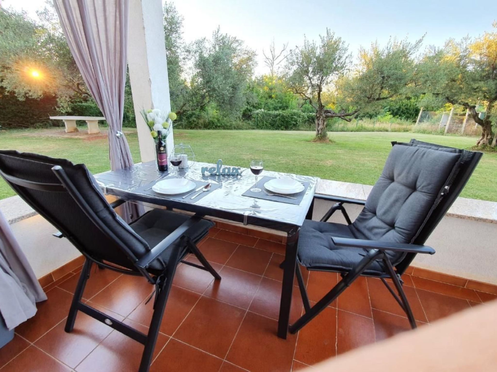 Renovierte Wohnung in Zambratija mit Großem Garten