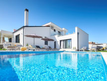 Villa Dolcea: Luxe vrijstaande villa met privézwembad nabij Umag - thumbnail 2