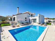 Villa Dolcea: Luxe vrijstaande villa met privézwembad nabij Umag - thumbnail 1