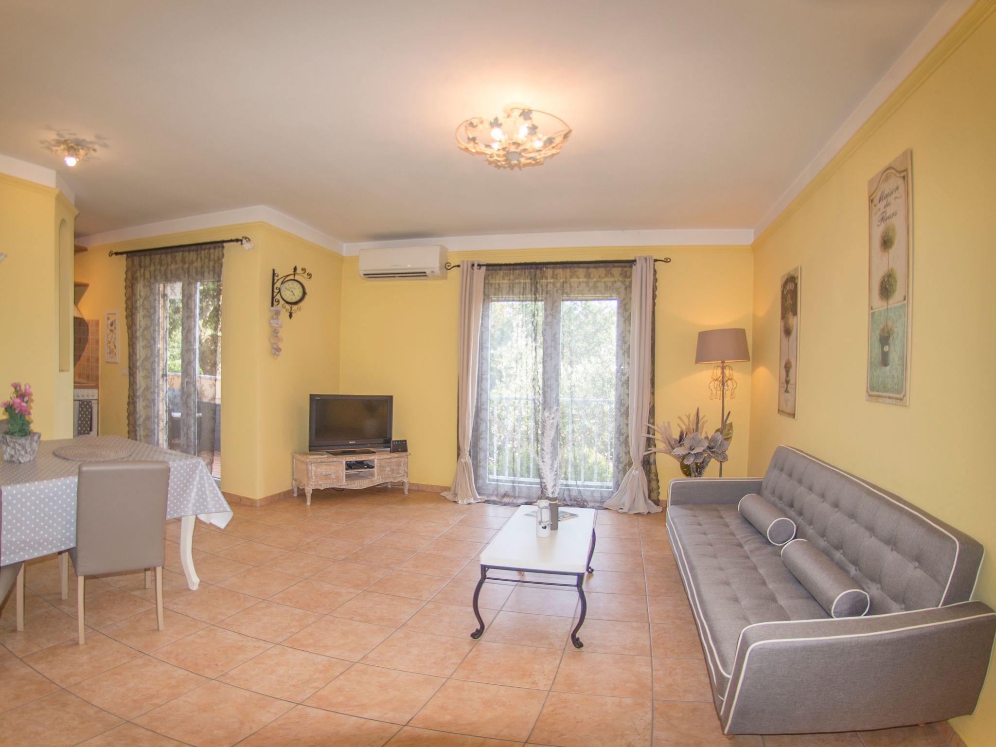 Wohnung in Fiorini mit Eigenem Balkon-Image-tags.info