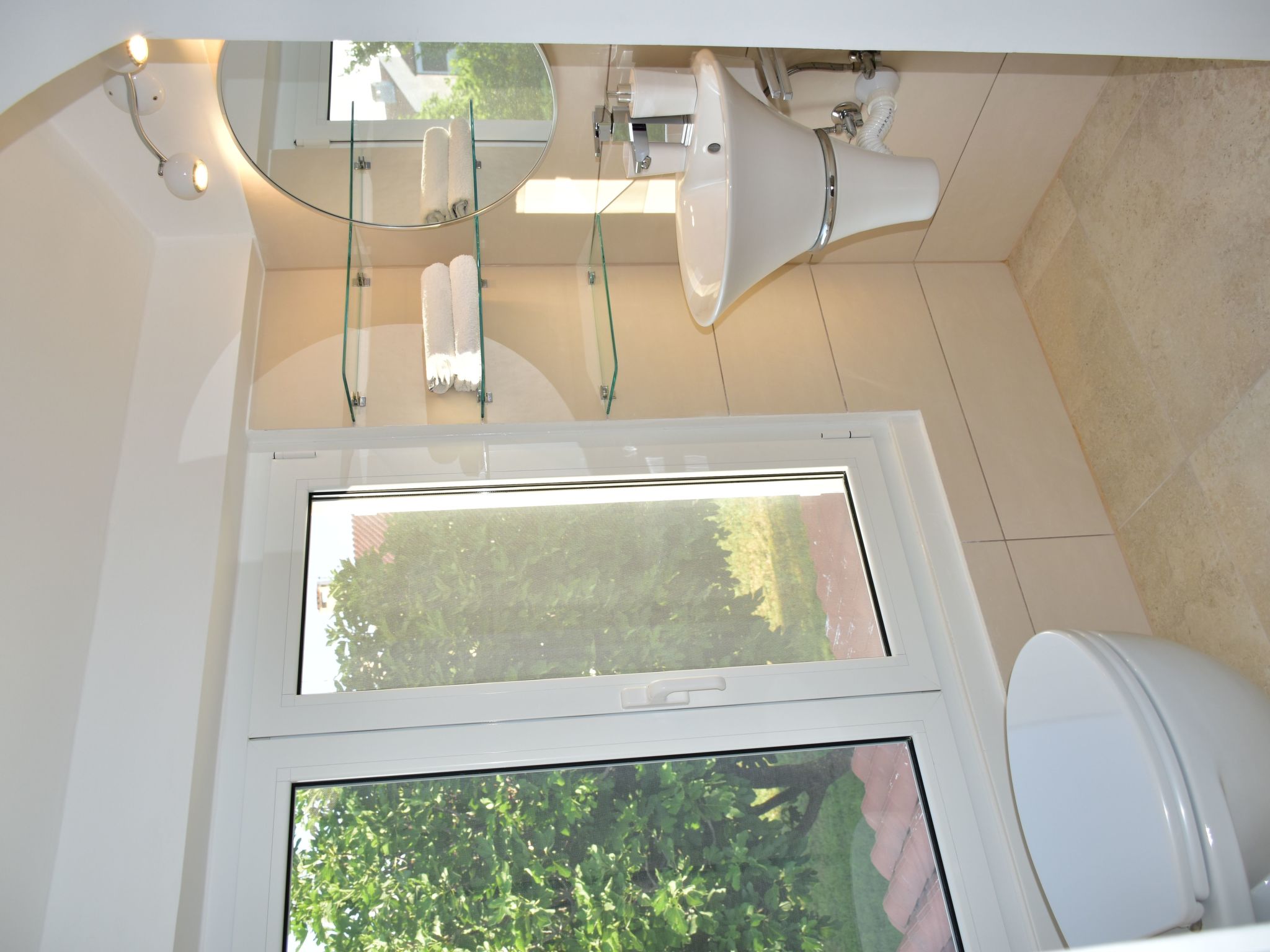 Mit Blick auf das Wasser-Binnen