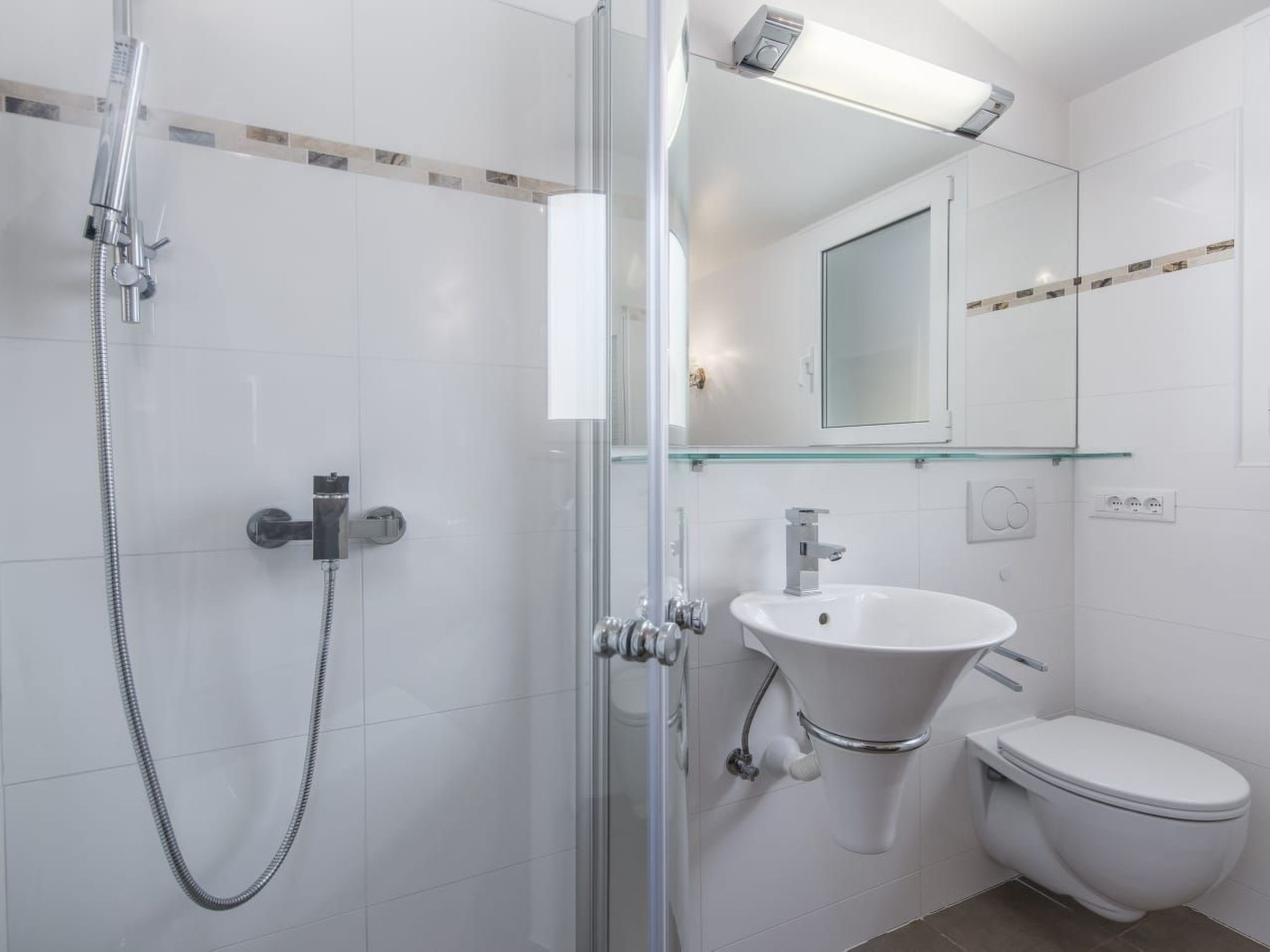 Mit Blick auf das Wasser-Binnen