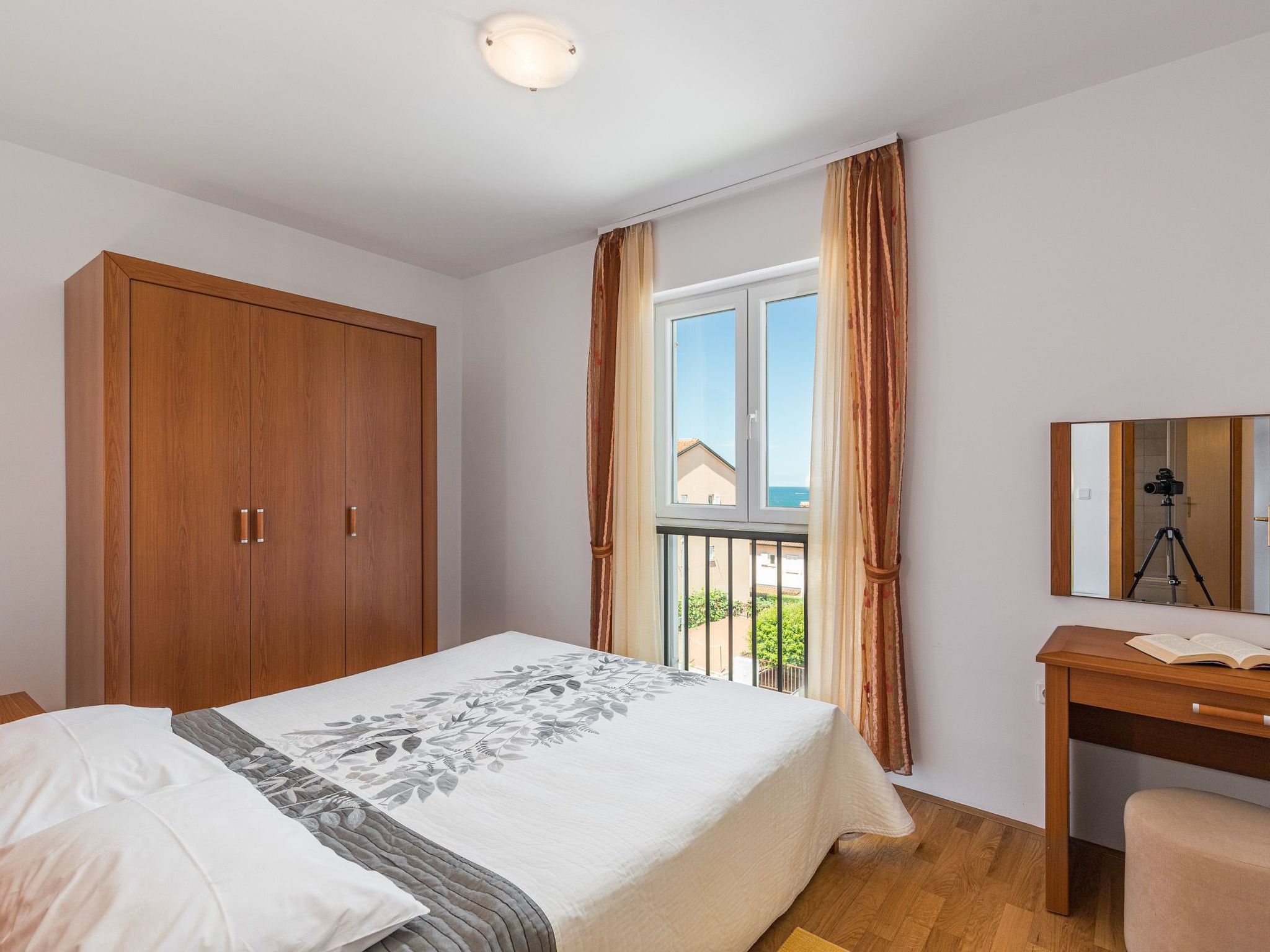 Strandnahe Ferienwohnung mit großem Garten-Binnen