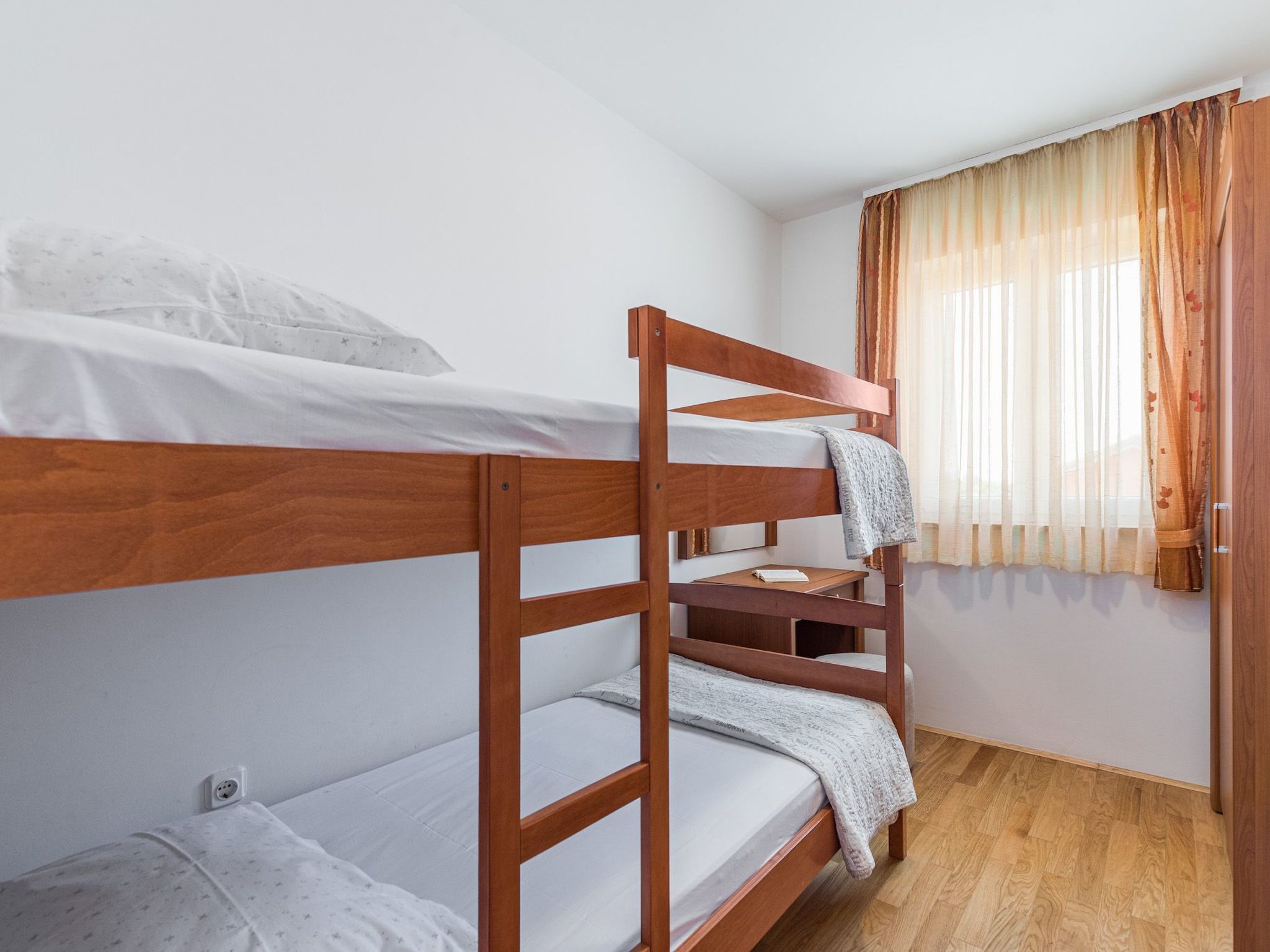 Strandnahe Ferienwohnung mit großem Garten-Binnen