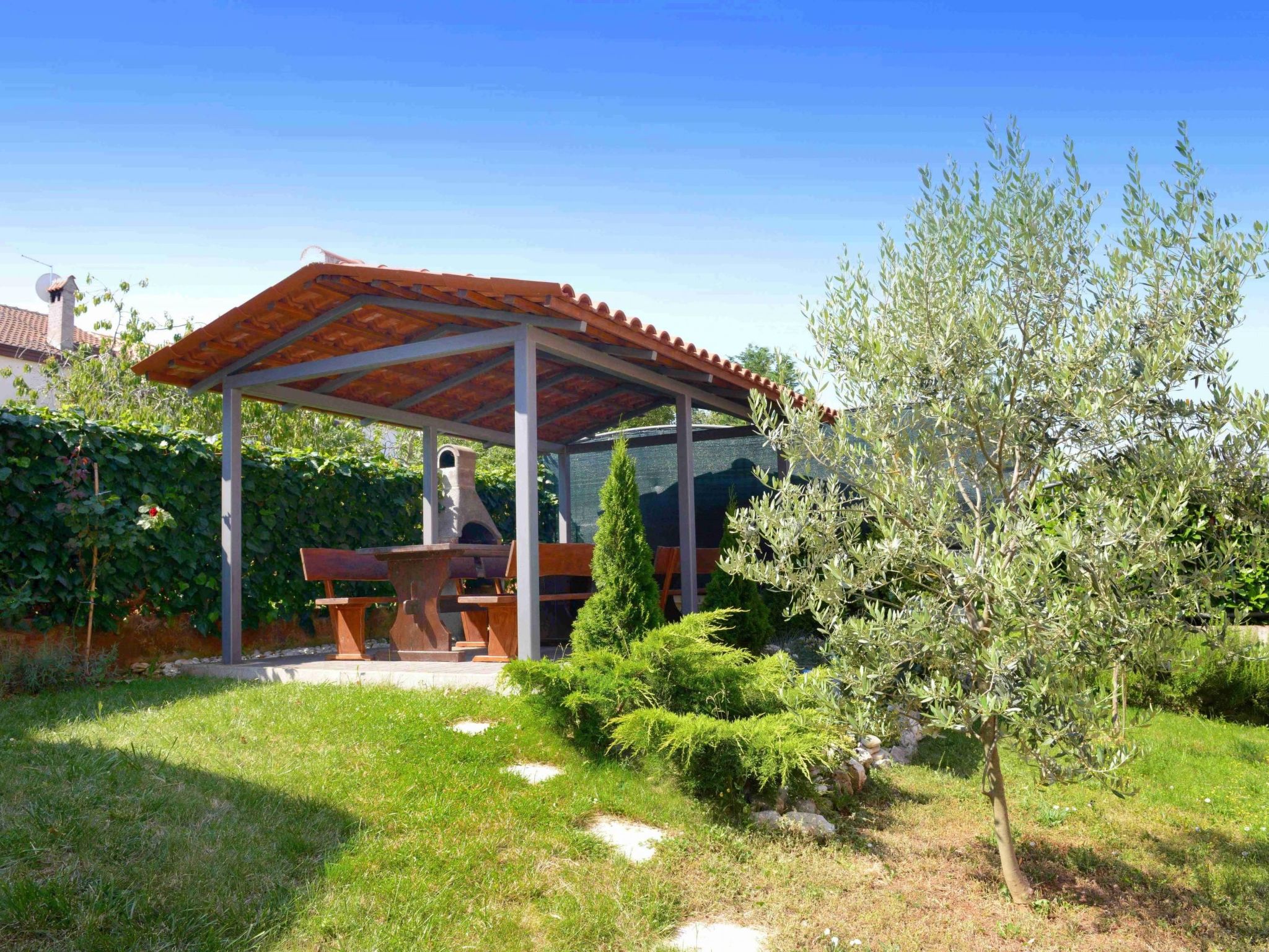 Strandnahe Ferienwohnung mit großem Garten-Binnen