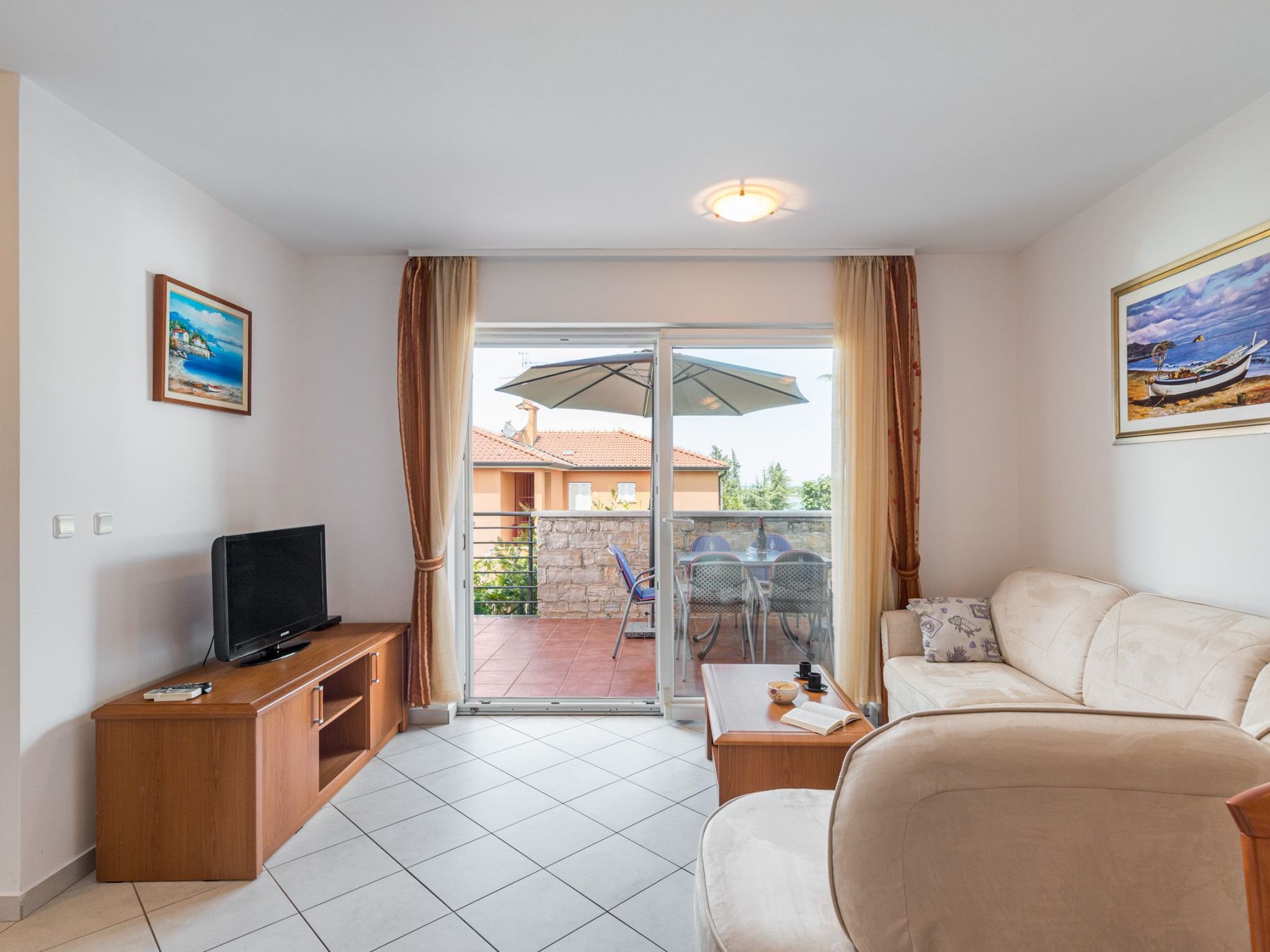 Pinta mit großem Garten-Dedans