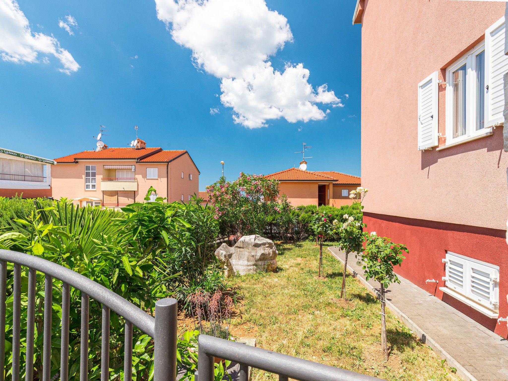 "Villa Pinta" mit Blick auf das Wasser-Dedans