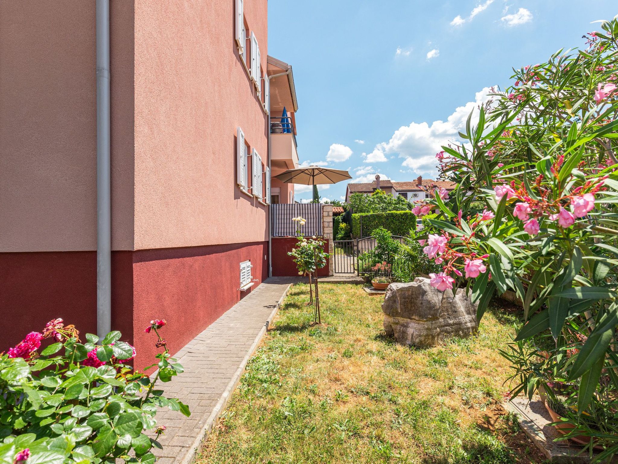 "Villa Pinta" mit Blick auf das Wasser-Dedans