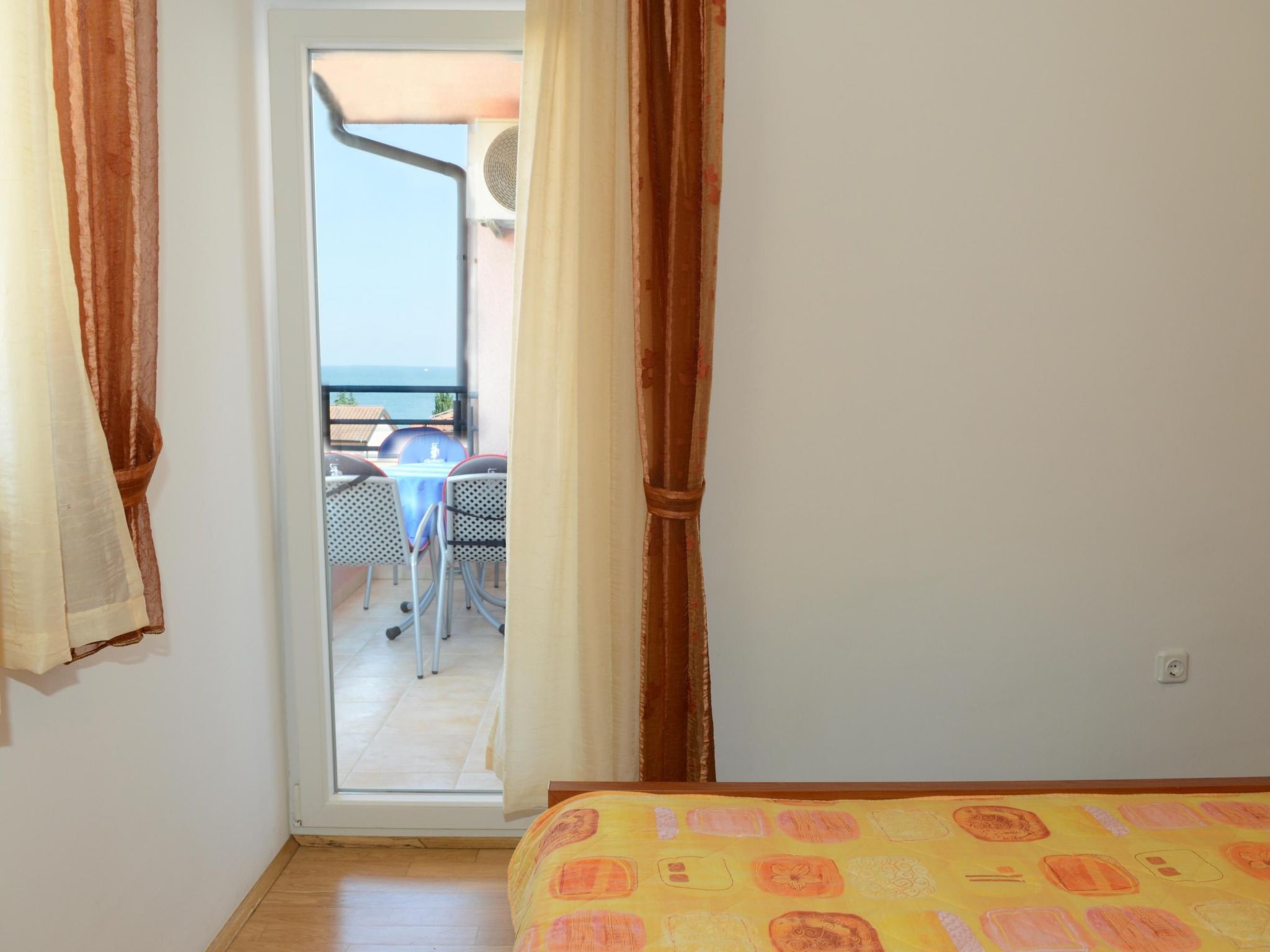 "Villa Pinta" mit Blick auf das Wasser-Dedans