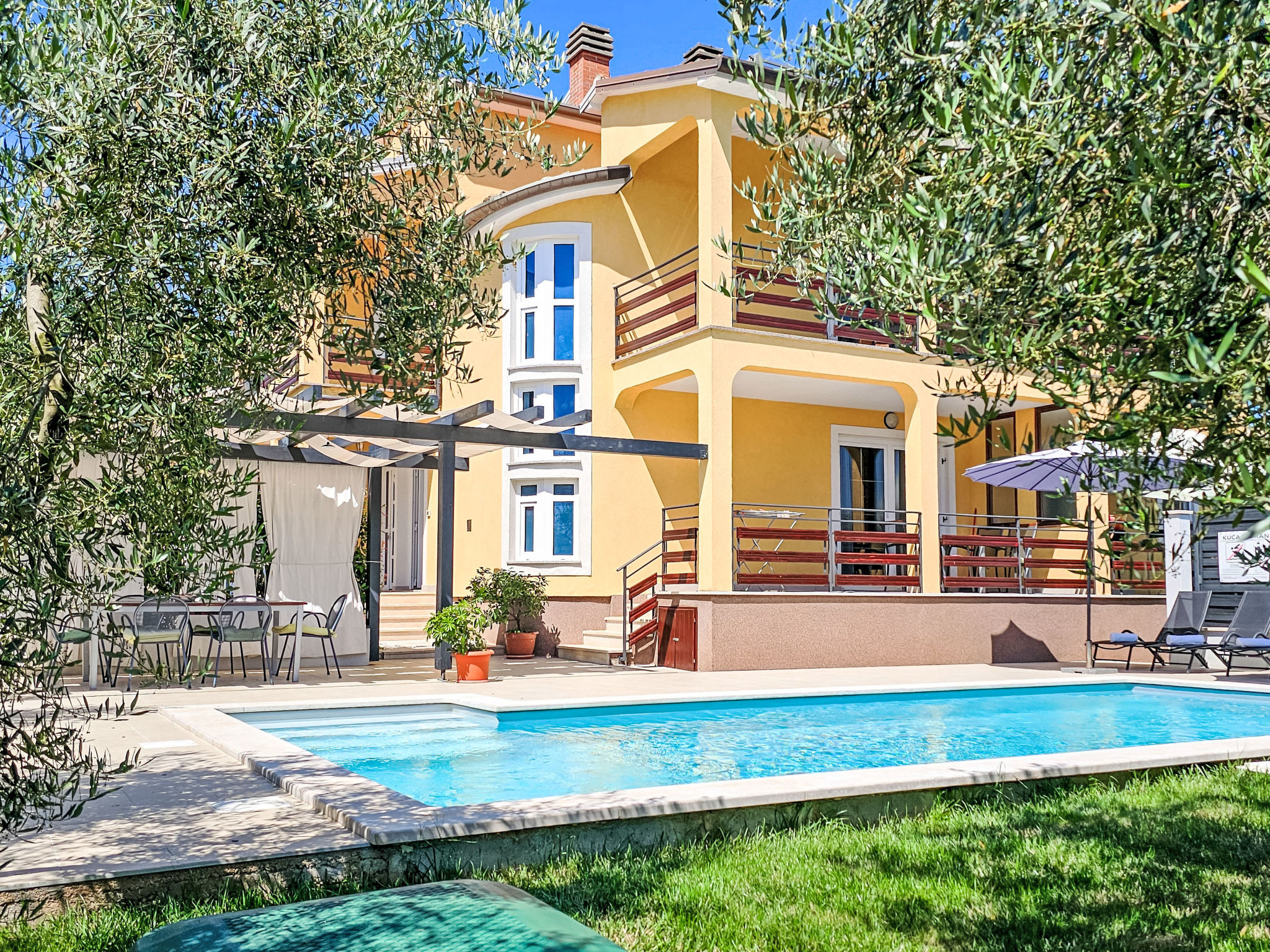 Villa "Chiara" mit privatem Pool - Outside