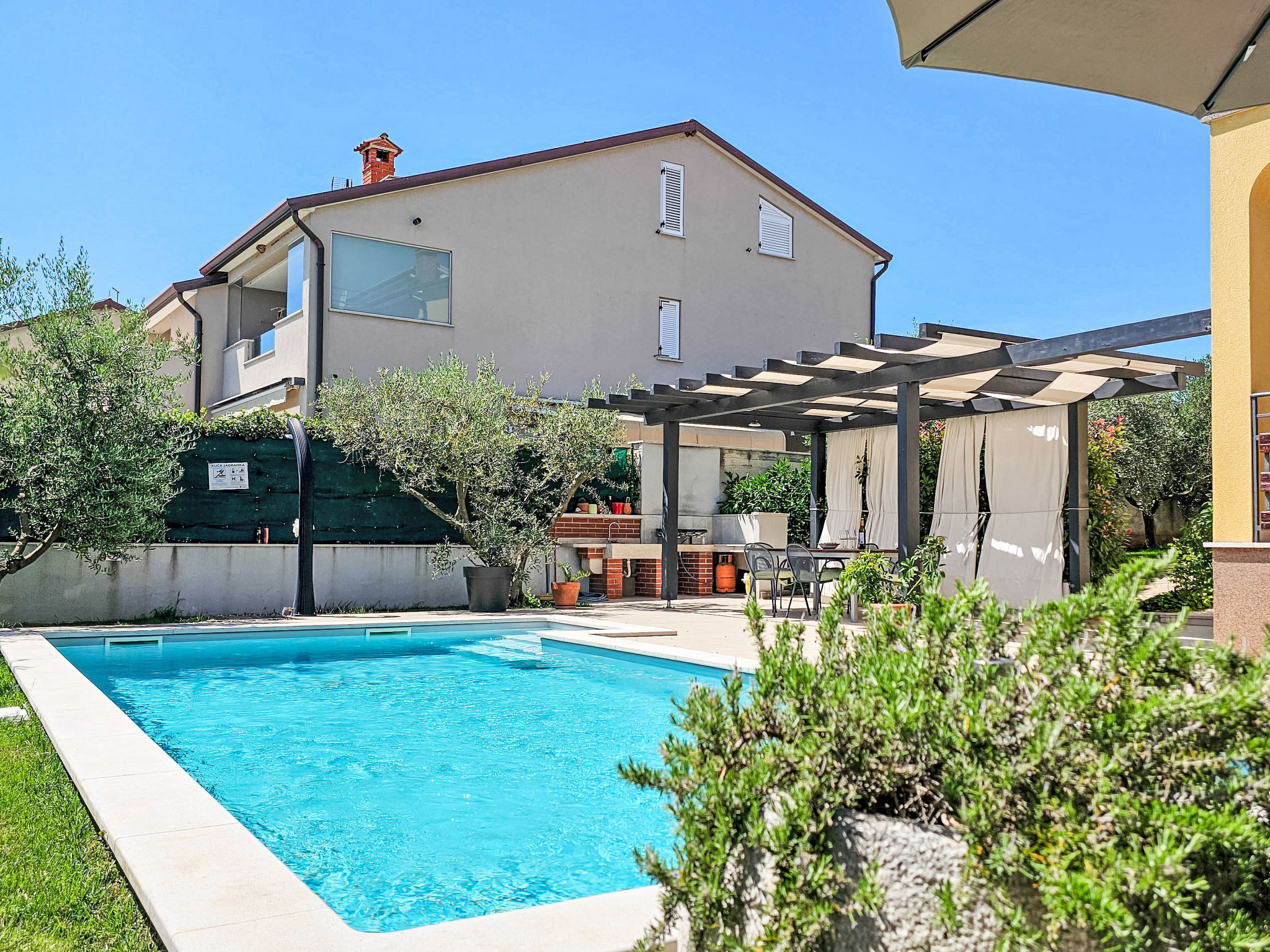 Villa "Chiara" mit privatem Pool - Outside