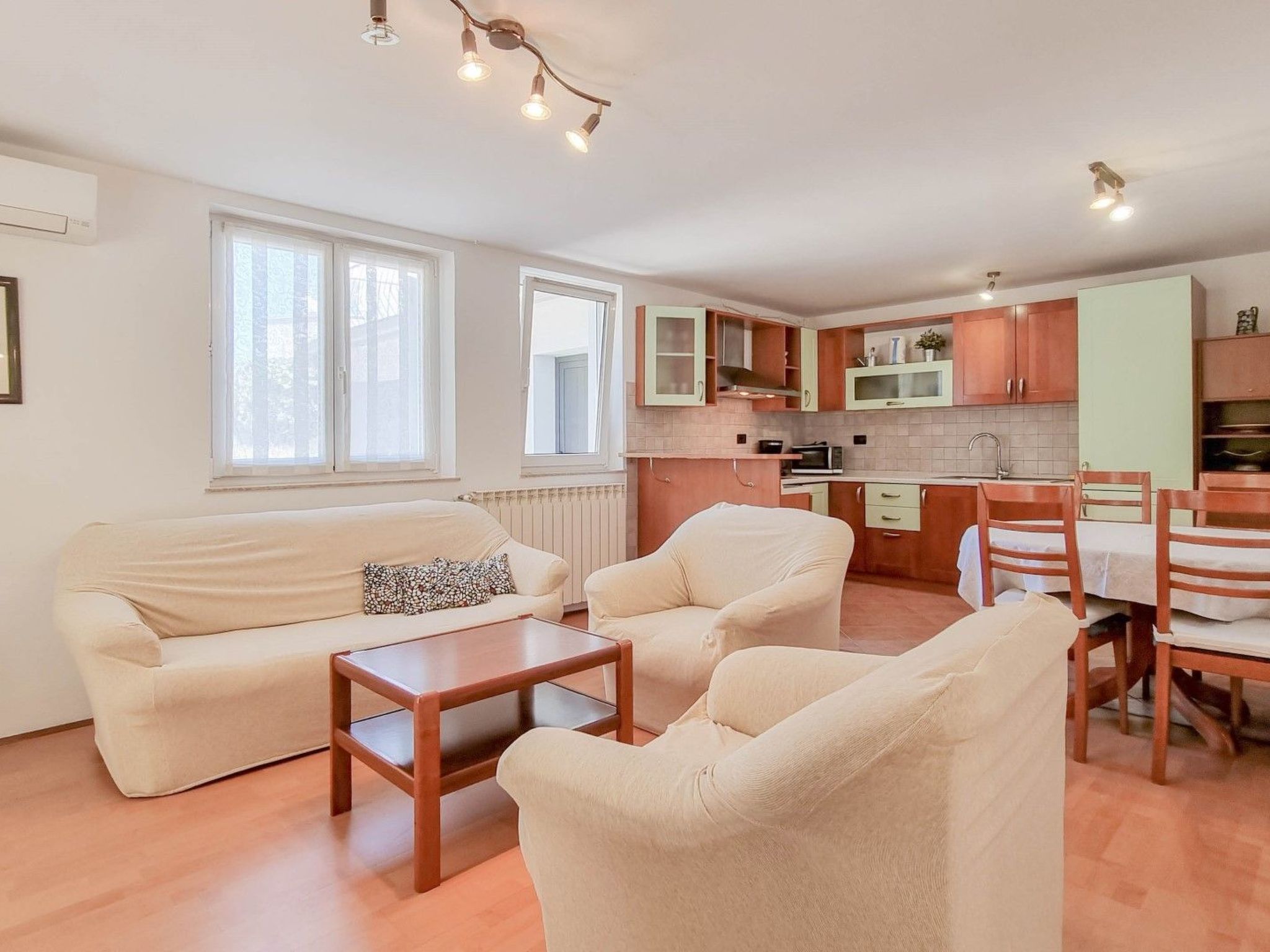 Für 4 Personen ca. 80 m&sup2; in Novigrad, Adriaküste Kroatien (Westküste von I-Binnen