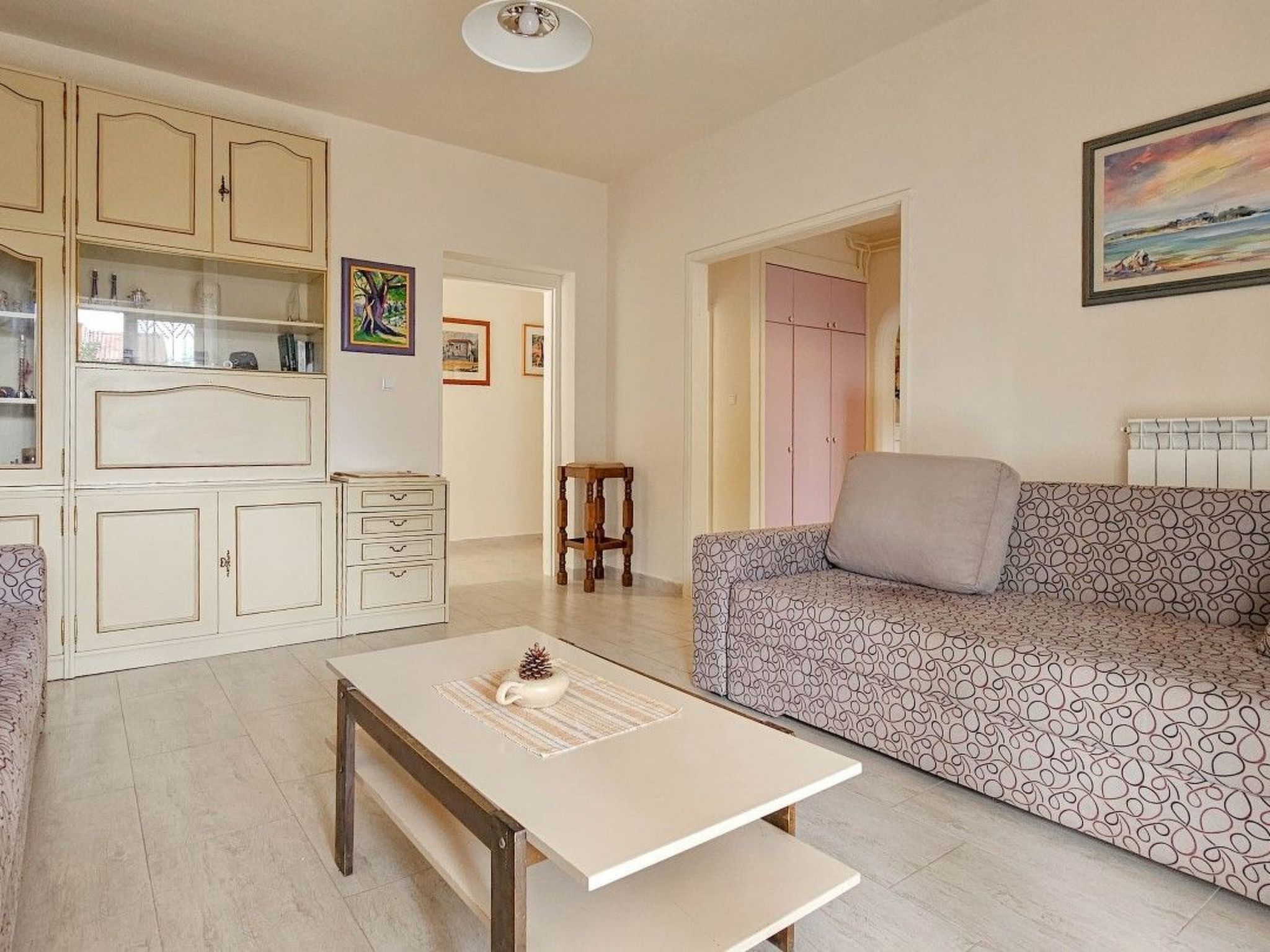 Schöne Ferienwohnung Romana-Drinnen