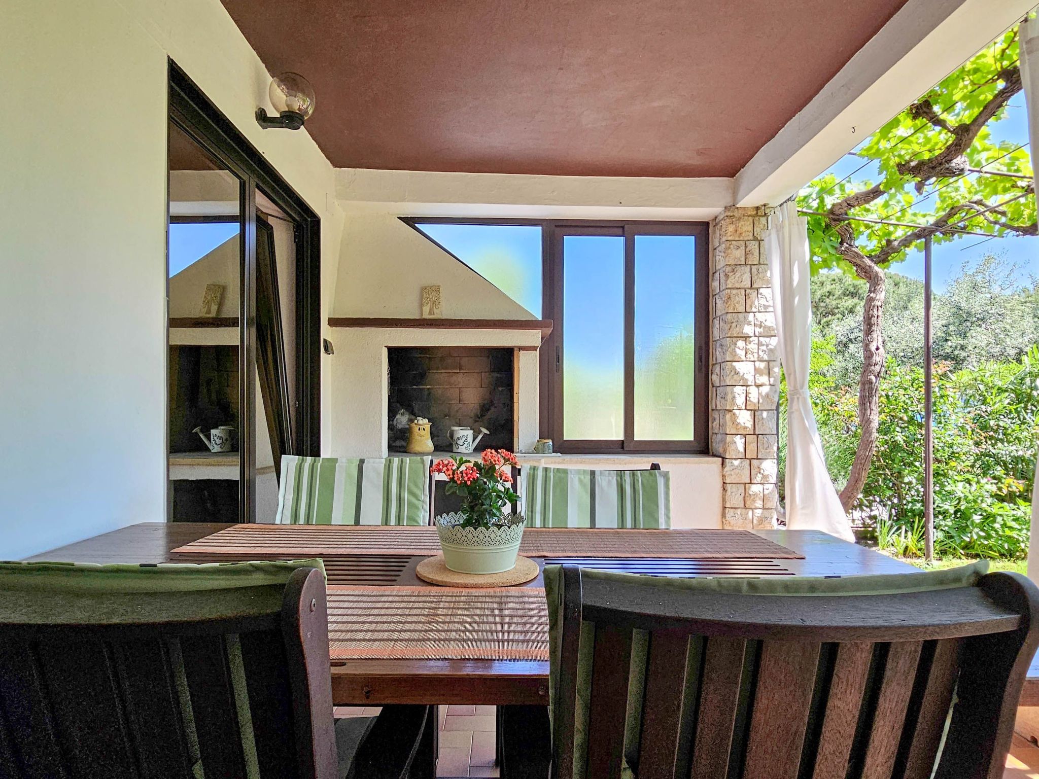 Für 4 Personen ca. 45 m&sup2; in Novigrad, Adriaküste Kroatien (Westküste von I-Inside