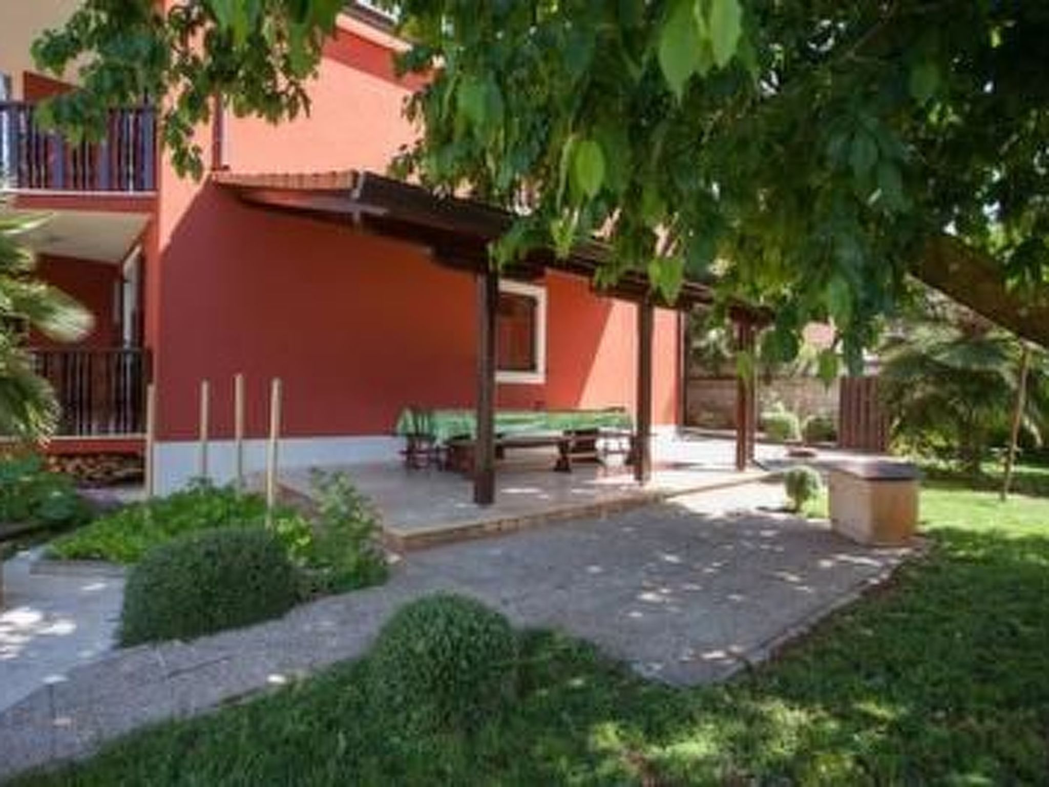 Große Ferienwohnung in Novigrad mit Schönem Garten - Image-tags.info