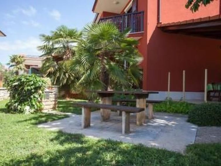 In Novigrad Mit Schöner Terrasse - Novigrad