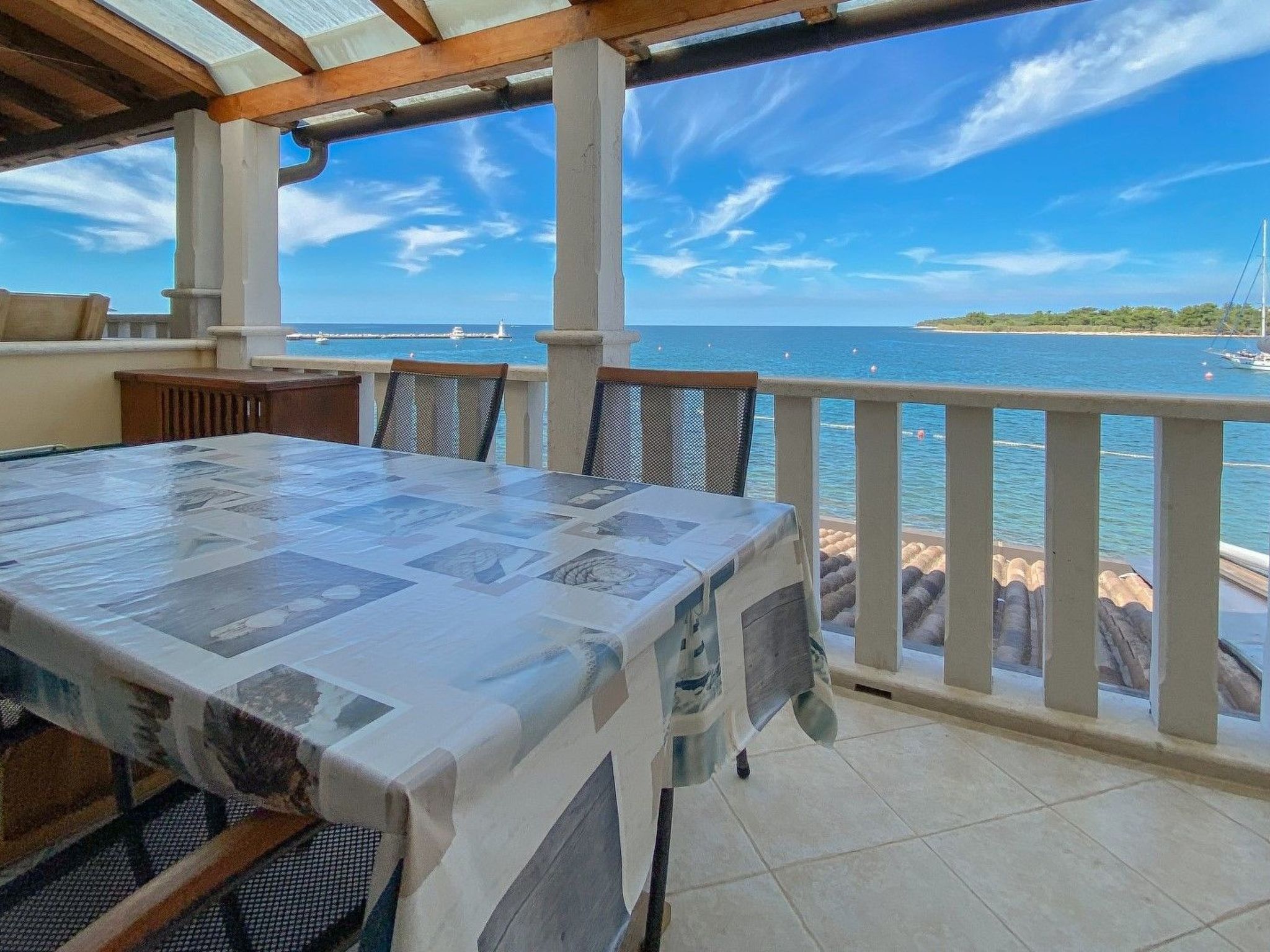 für 4 Personen ca. 30 m&sup2; in Novigrad, Adriaküste Kroatien (Westküste von I