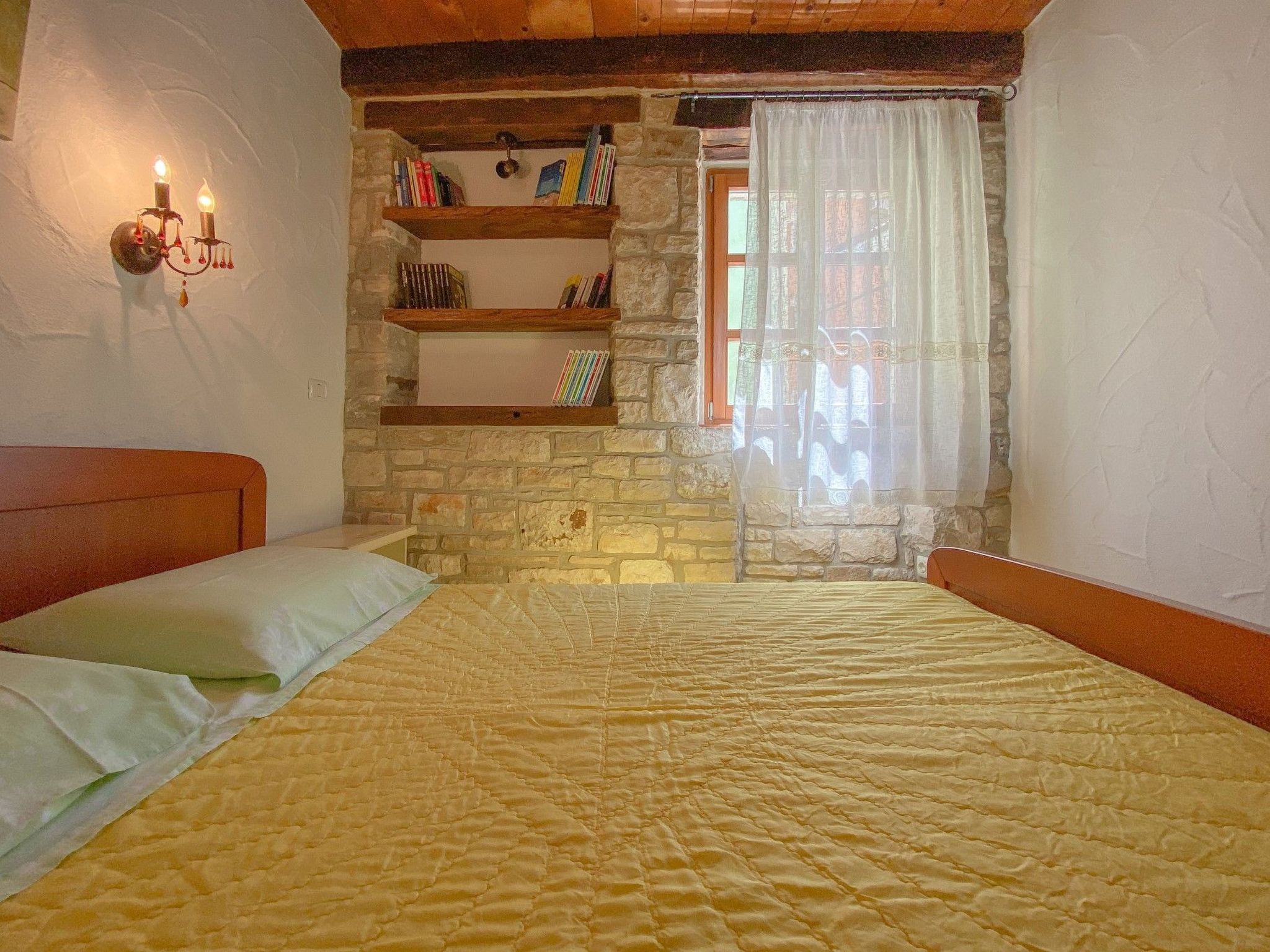 Für 4 Personen ca. 30 m&sup2; in Novigrad, Adriaküste Kroatien (Westküste von I - Inside