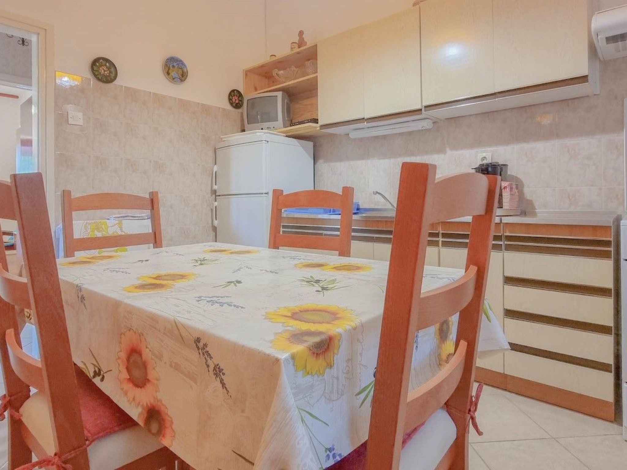 Für 5 Personen ca. 70 m&sup2; in Novigrad, Adriaküste Kroatien (Westküste von I - Inside