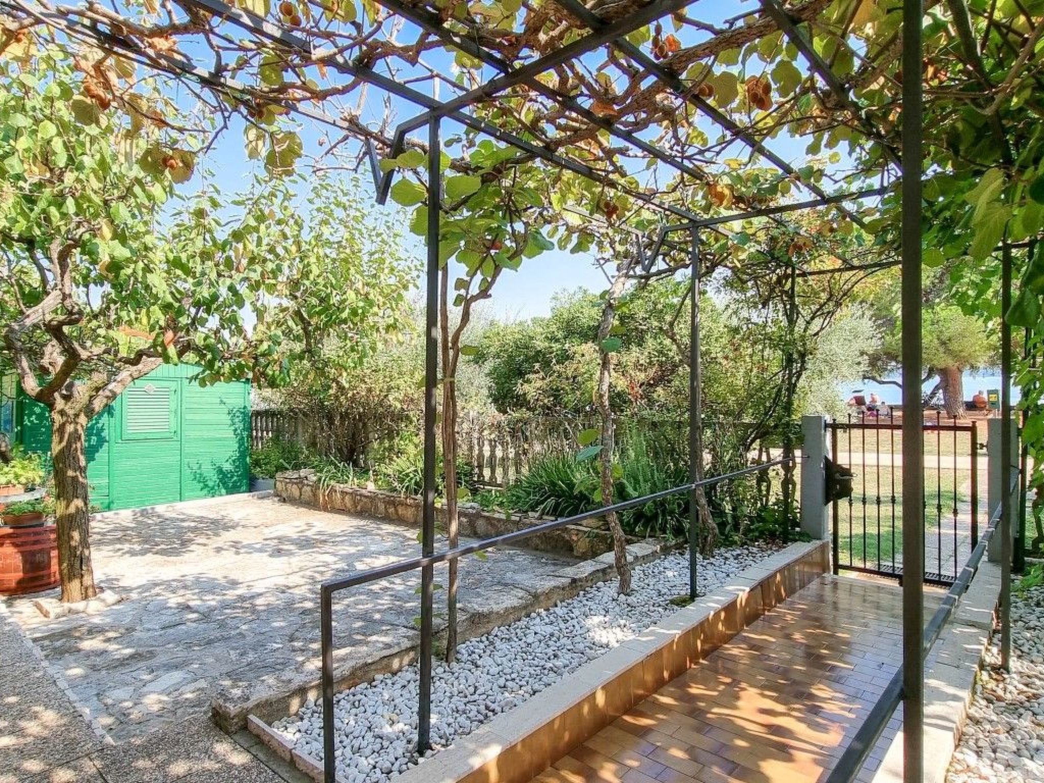 Für 5 Personen ca. 70 m&sup2; in Novigrad, Adriaküste Kroatien (Westküste von I - Outside
