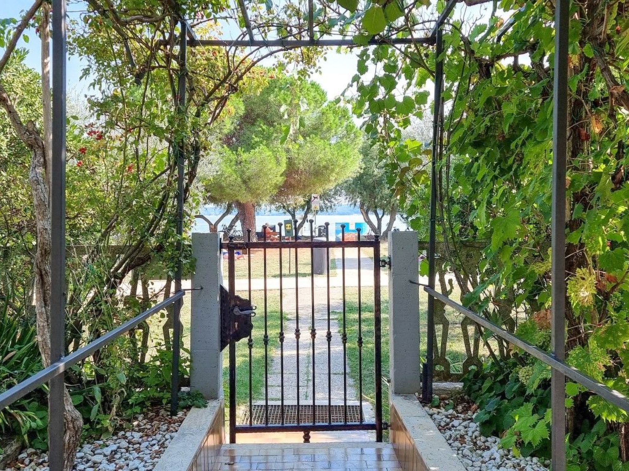 Für 5 Personen ca. 70 m&sup2; in Novigrad, Adriaküste Kroatien (Westküste von I - Outside