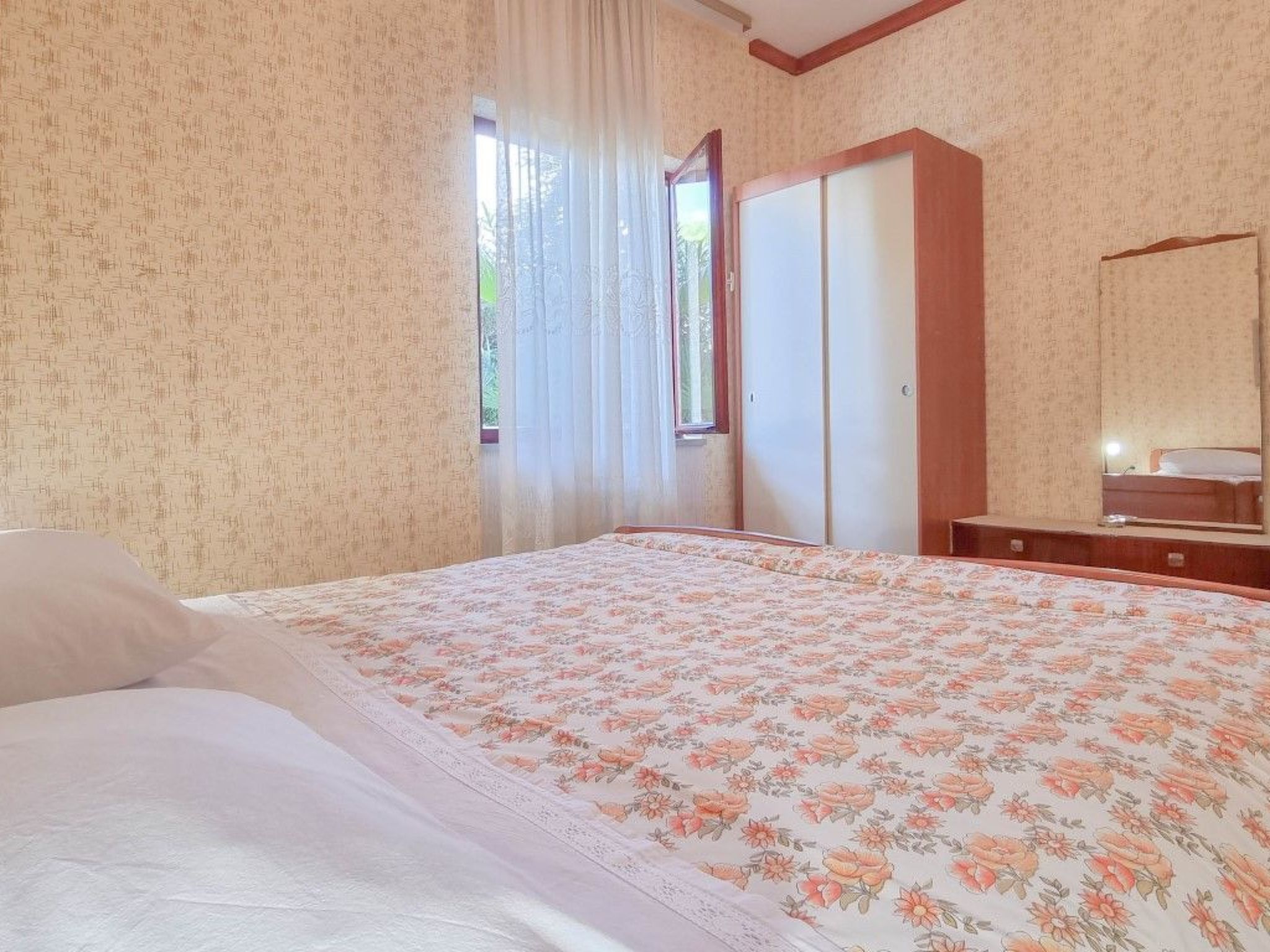 Für 5 Personen ca. 70 m&sup2; in Novigrad, Adriaküste Kroatien (Westküste von I - Dedans