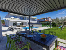 Vrijstaande villa met privézwembad nabij zee en golf in Novigrad - thumbnail 5