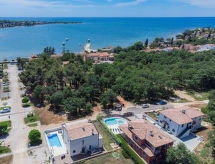 Villa Amaii: Jouw Oase van Rust aan de Kust van Novigrad - thumbnail 3